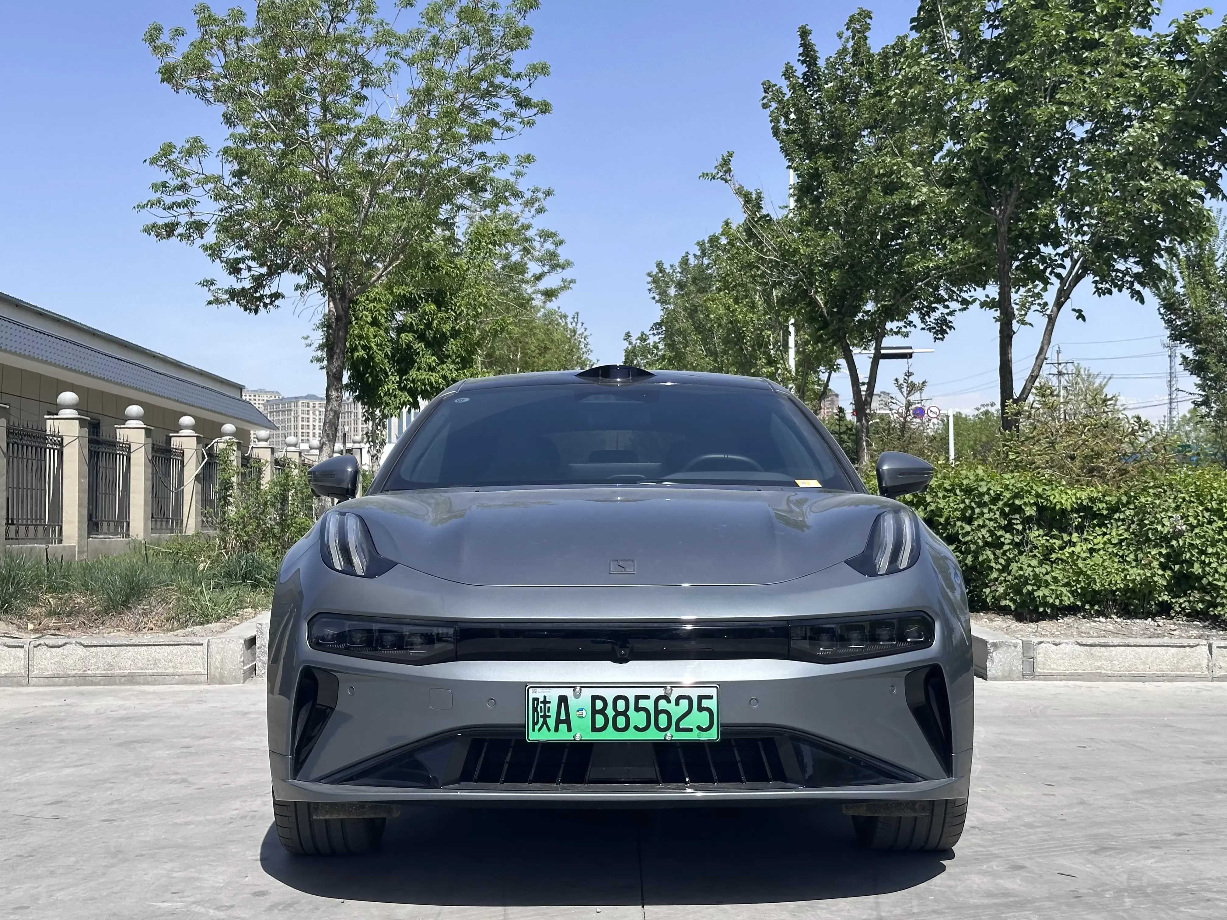 ZEEKR 001
