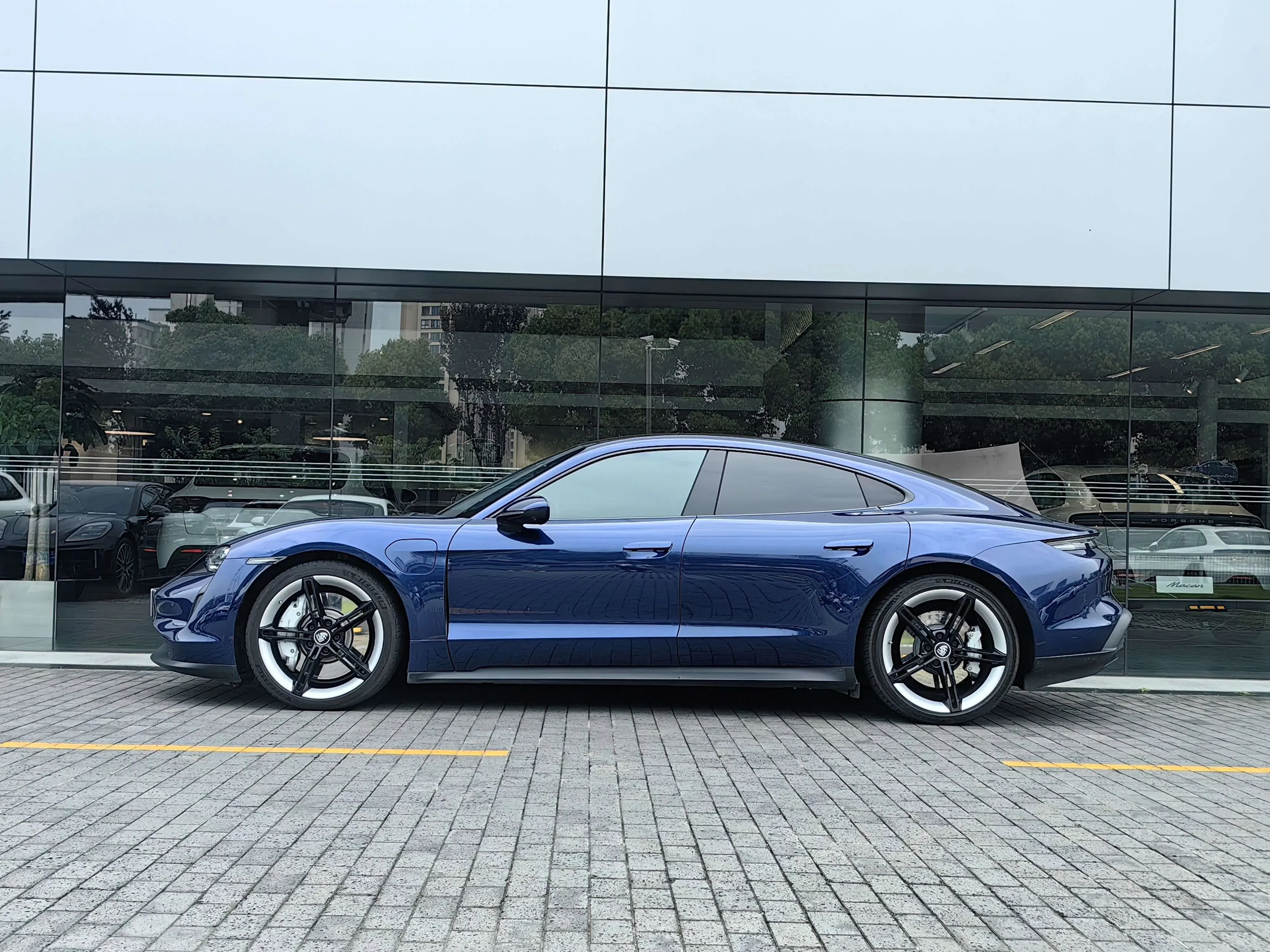 Porsche Taycan