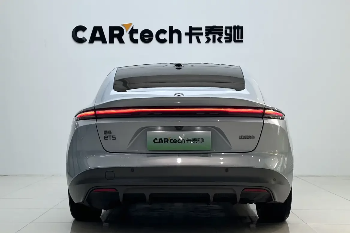 NIO ET5