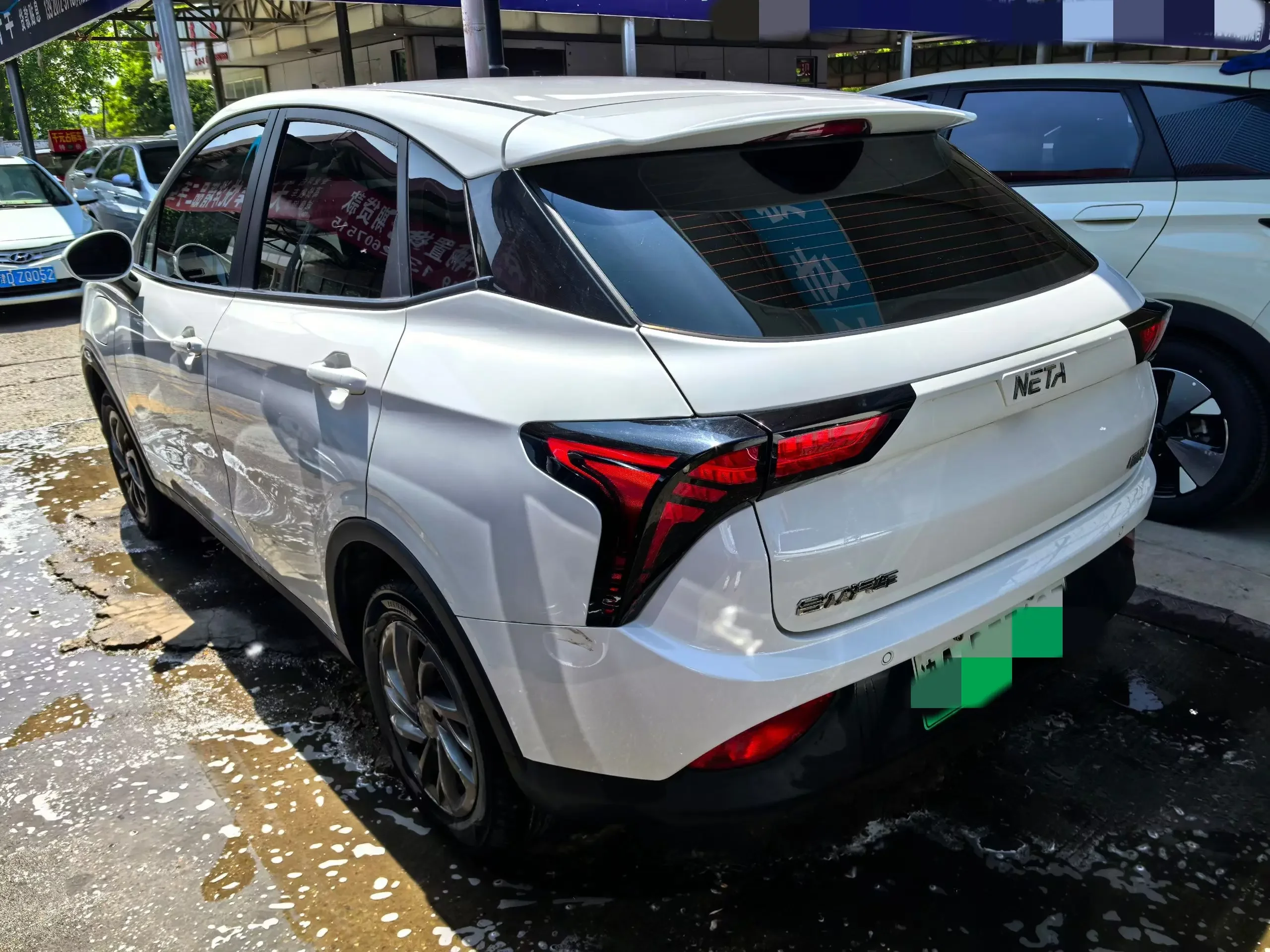 NETA Nezha V