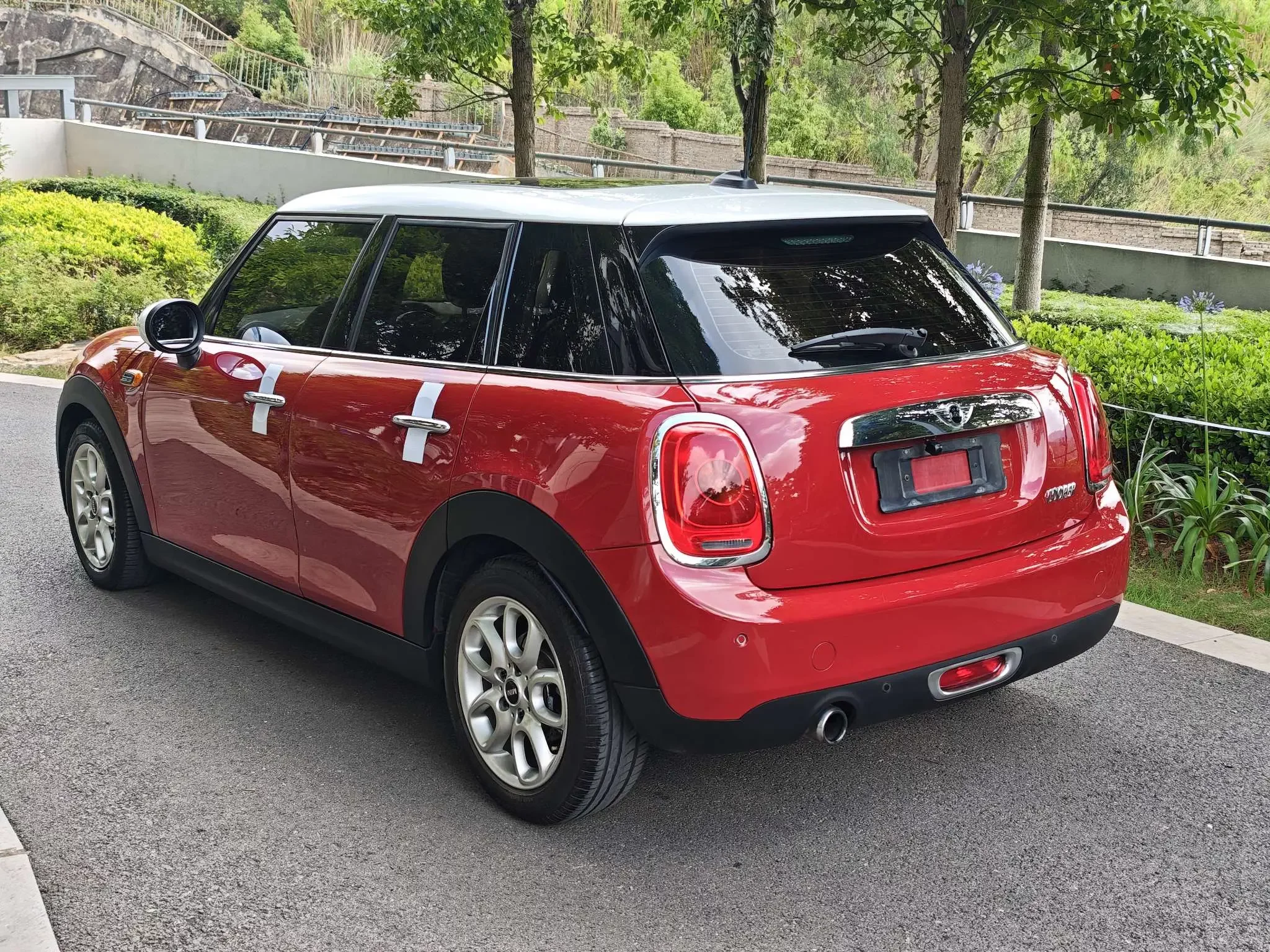 MINI 