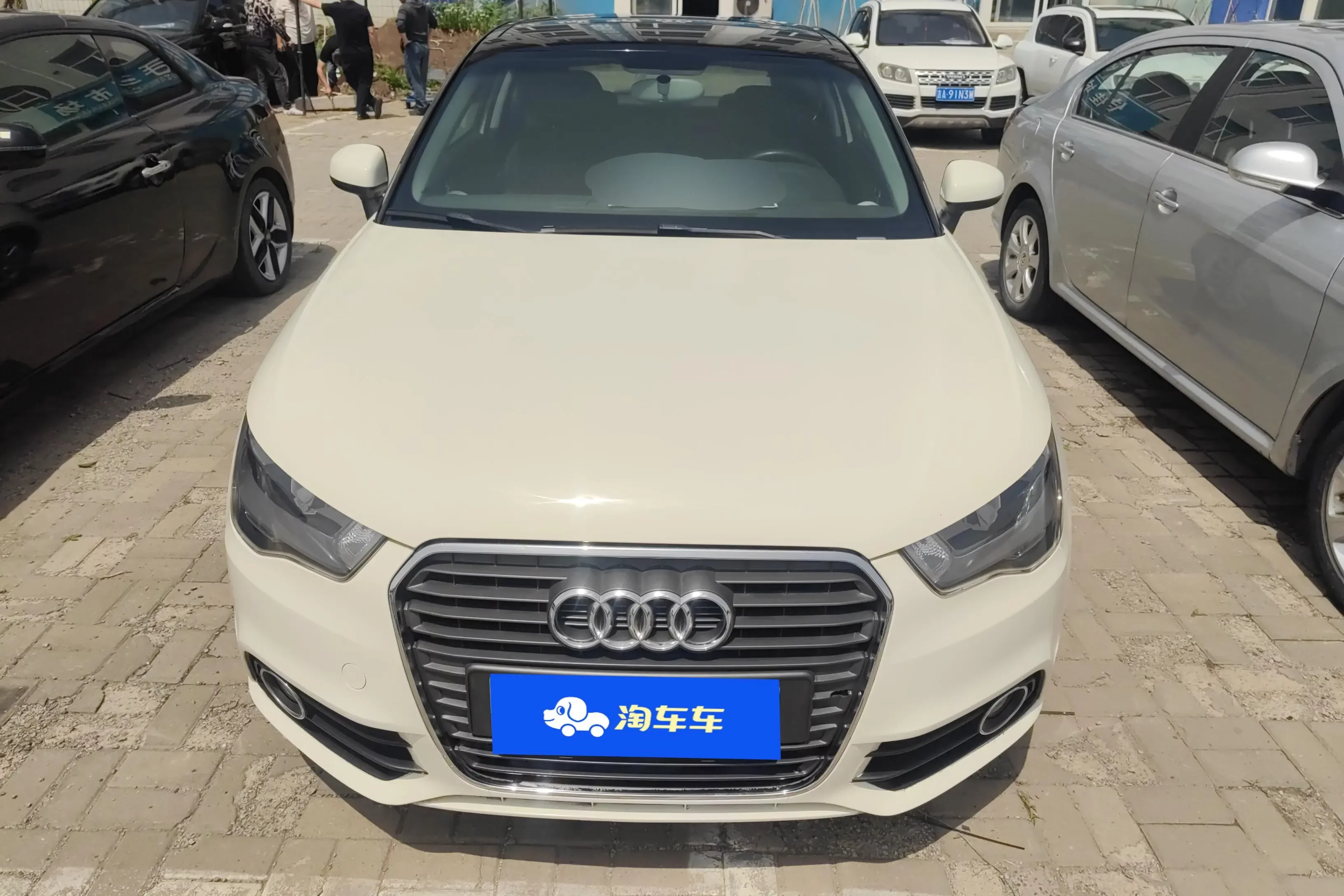 Audi A1