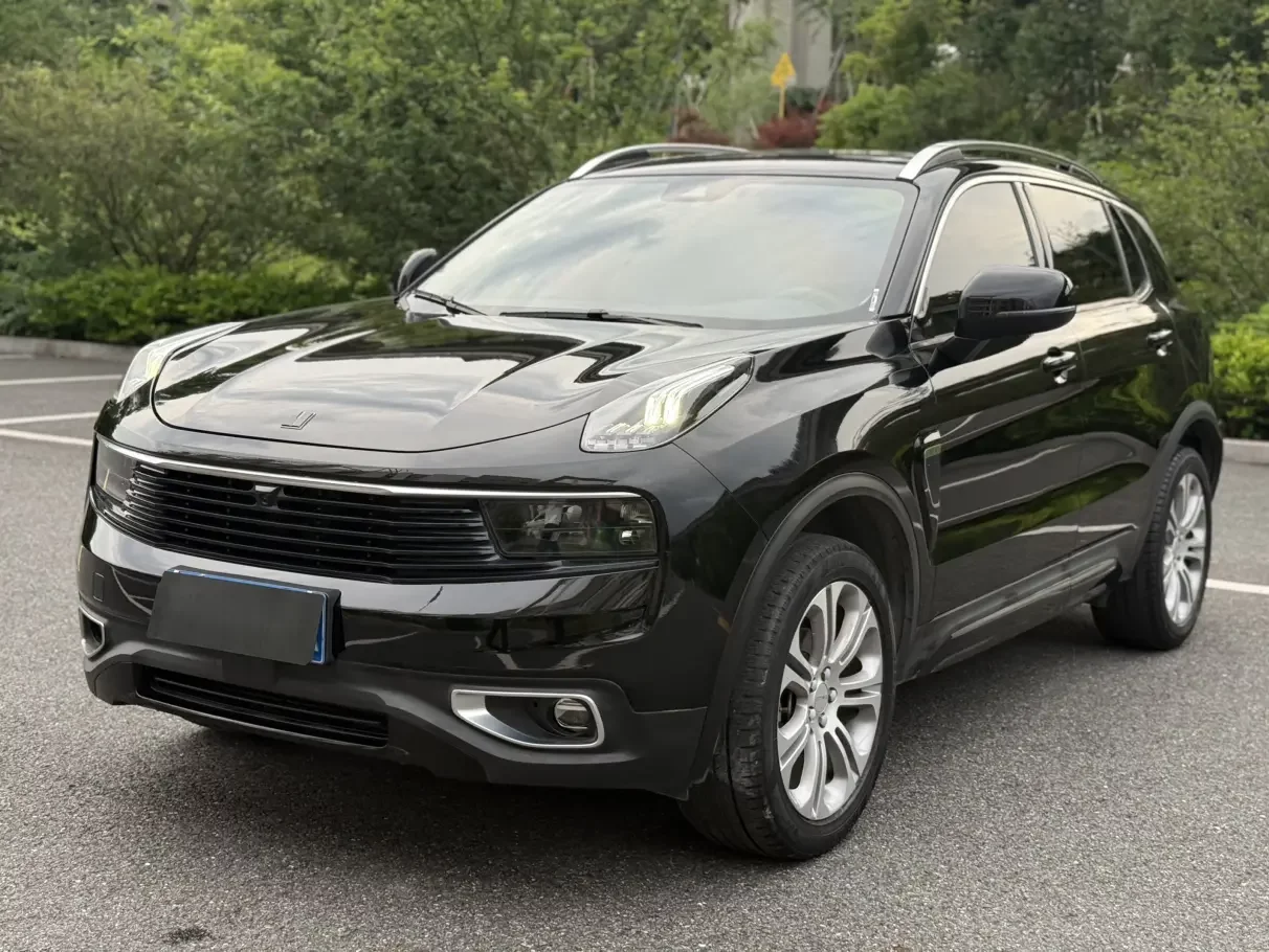 Lynk & Co 01