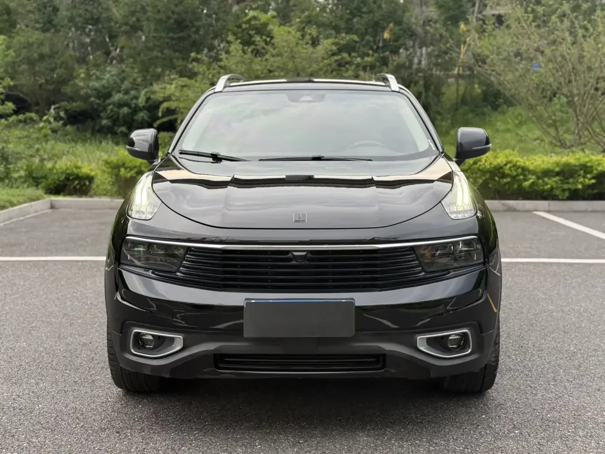 Lynk & Co 01