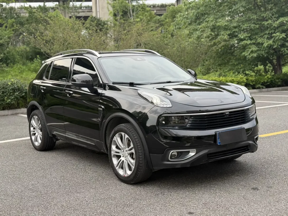 Lynk & Co 01