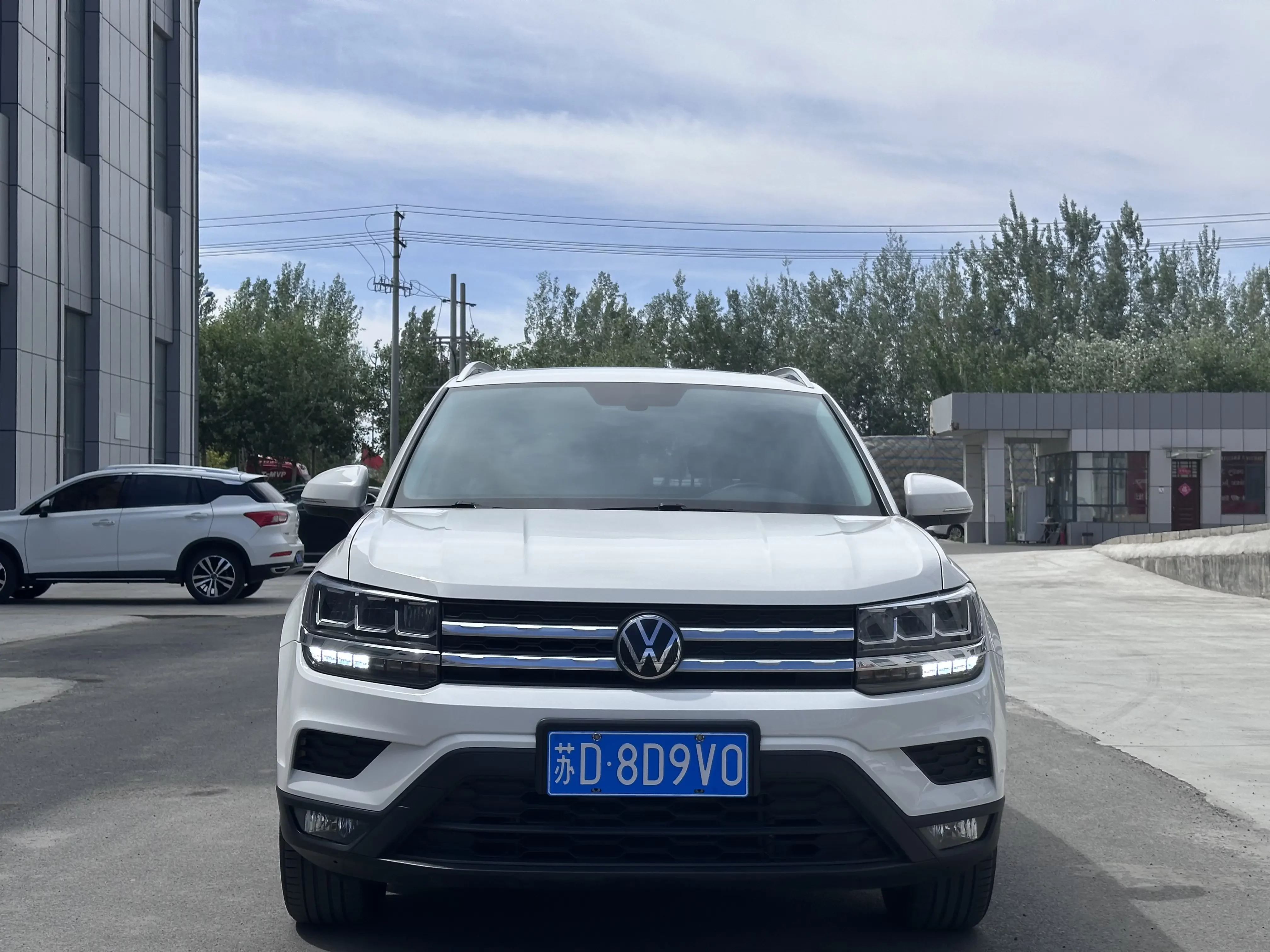 Volkswagen Tharu