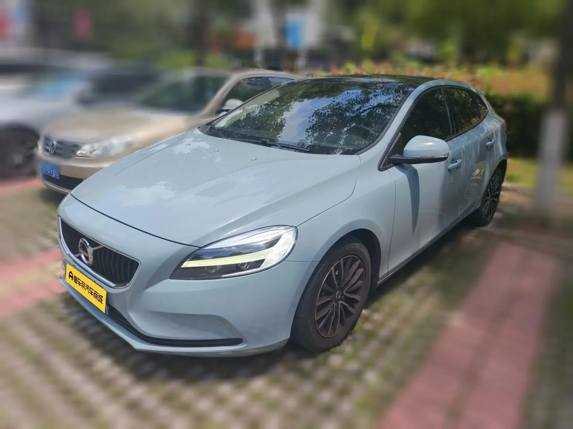 Volvo V40
