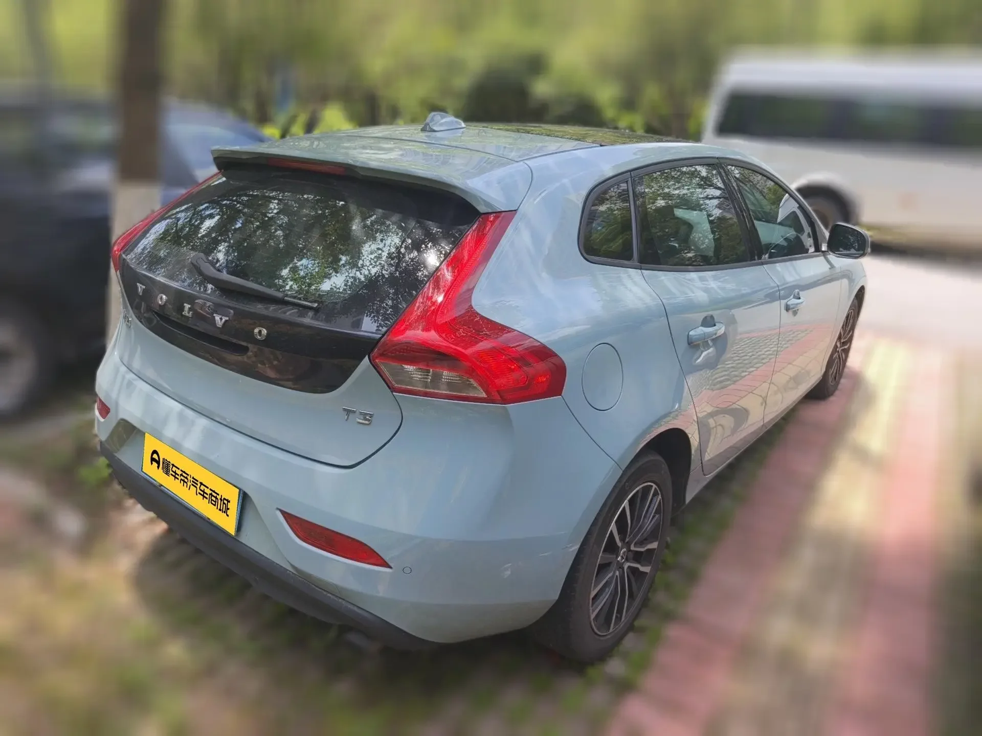Volvo V40