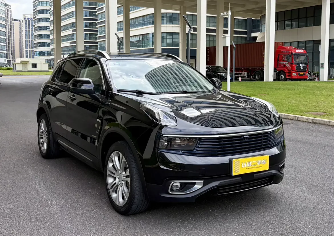 Lynk & Co 01