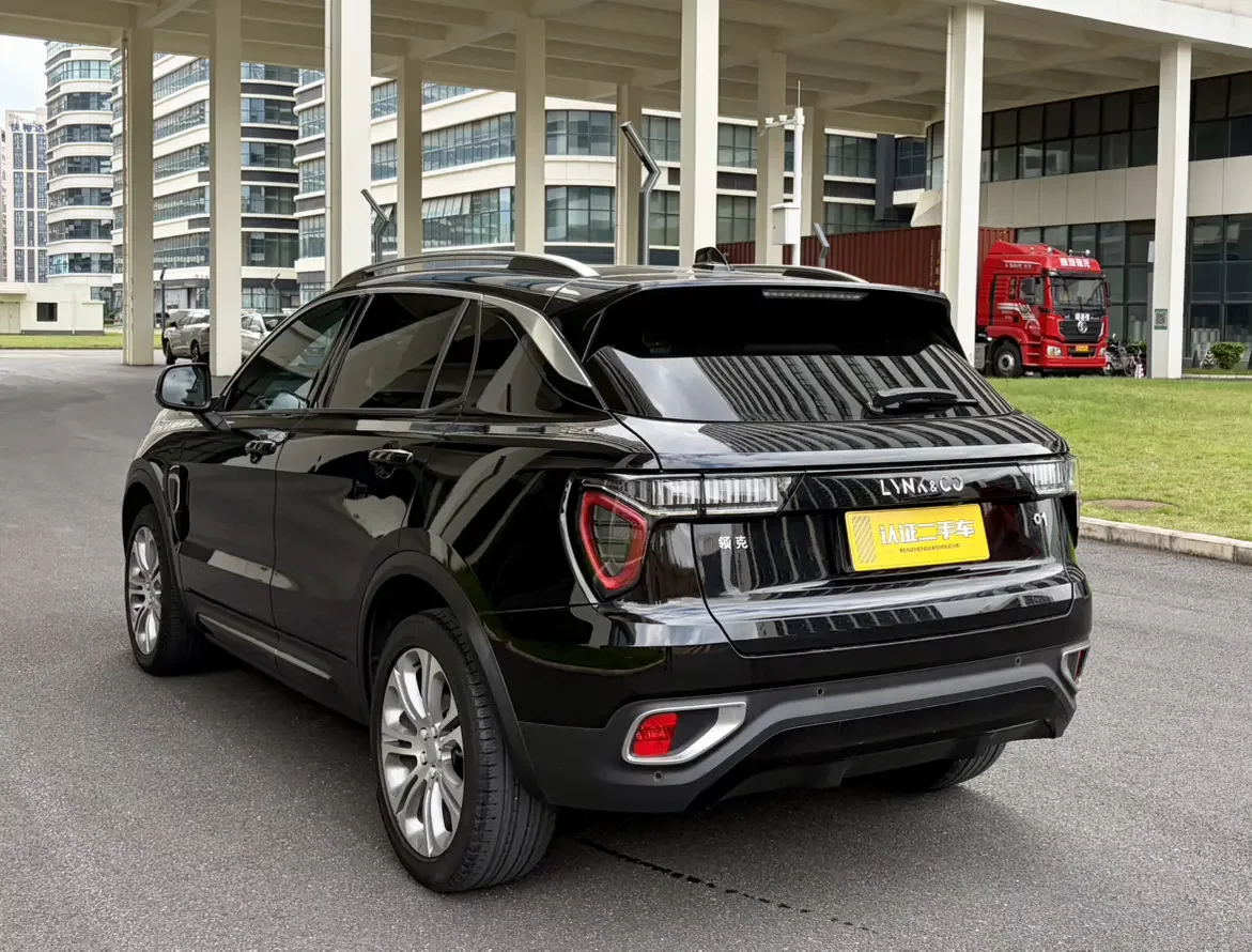 Lynk & Co 01