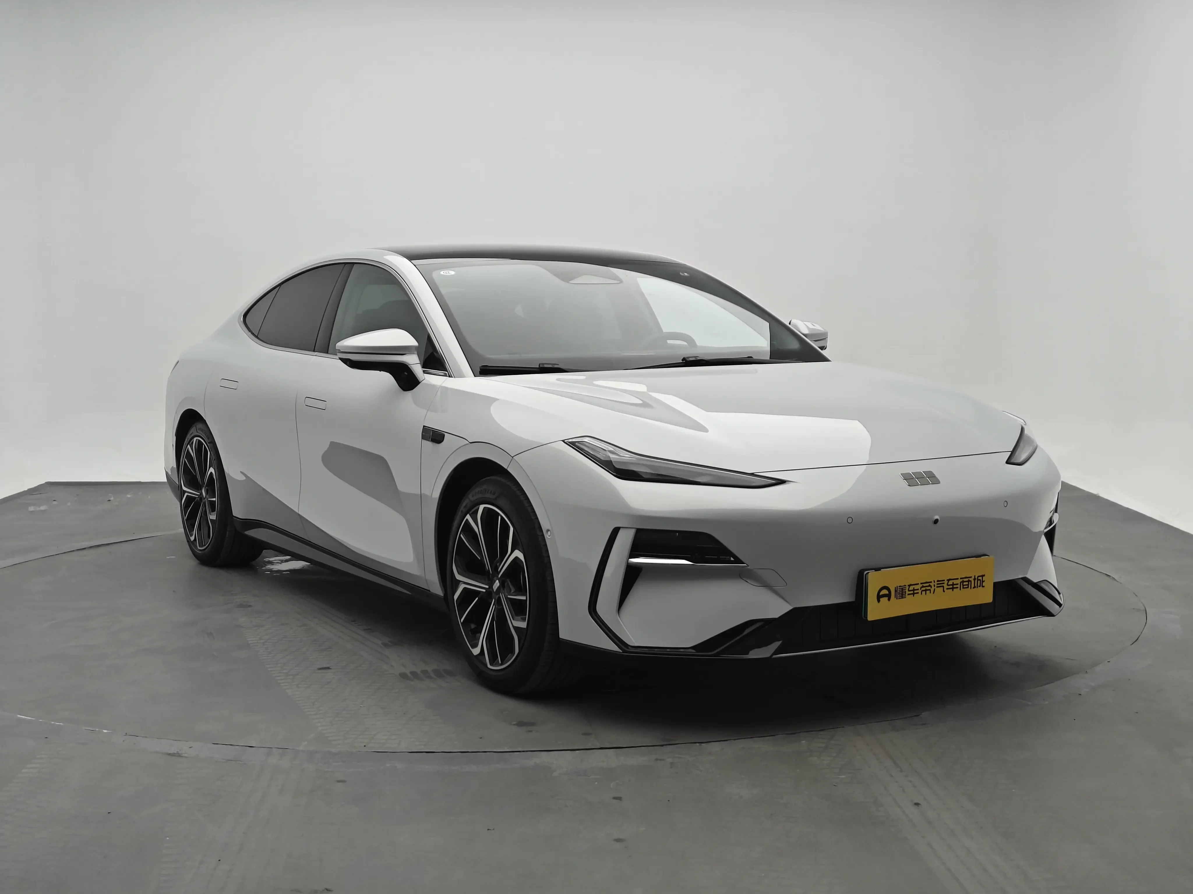 Geely Galaxy E8