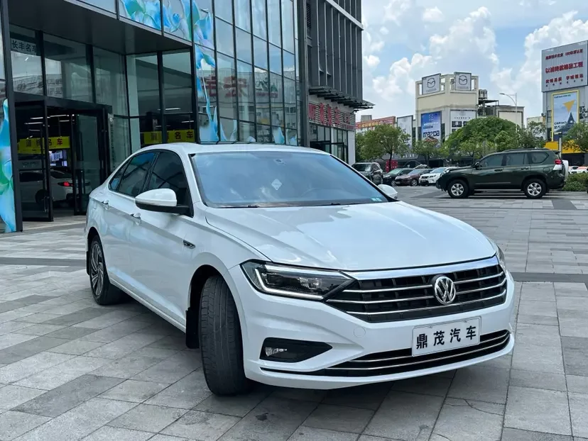 Volkswagen Sagitar