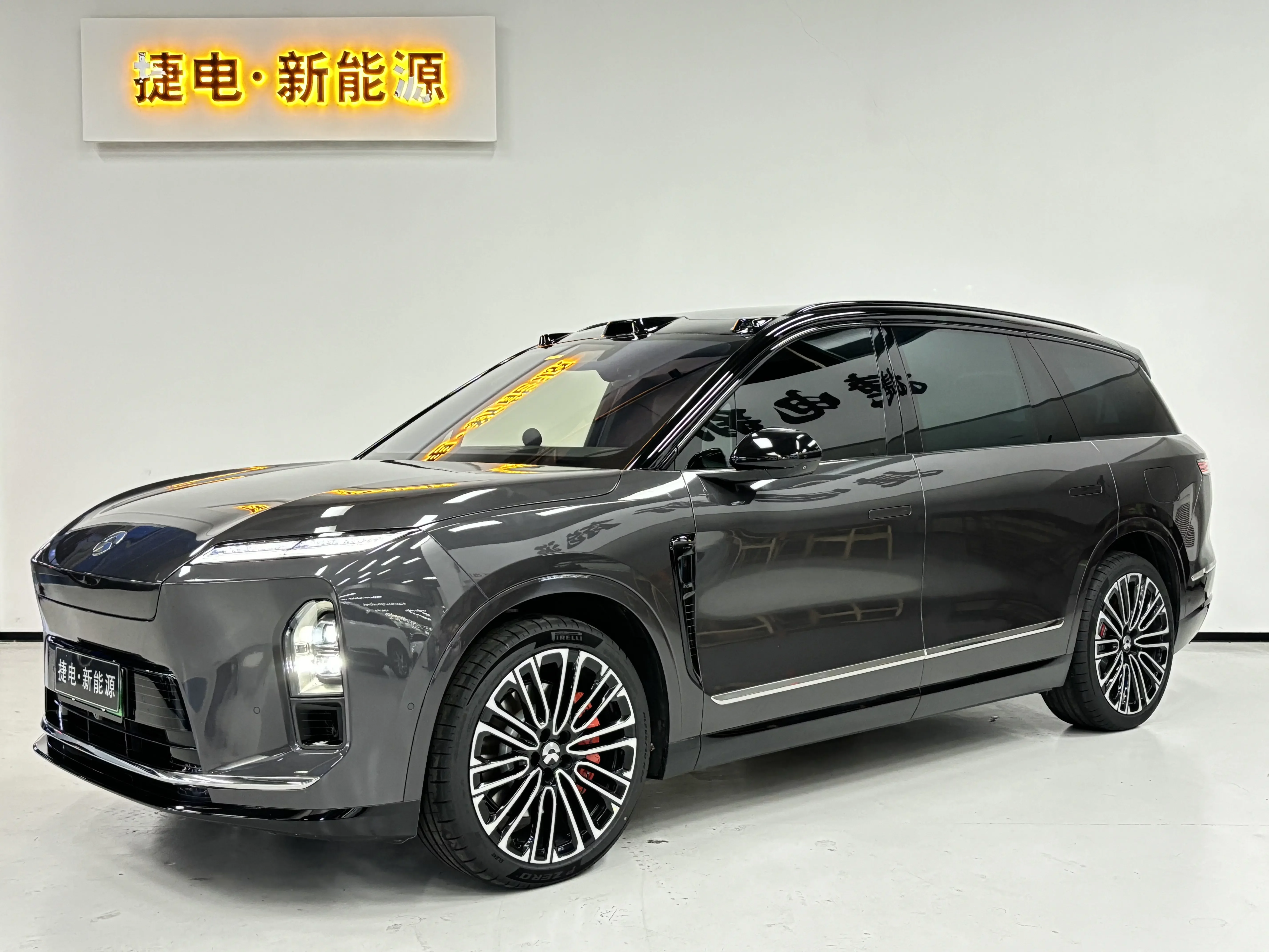 NIO ES8