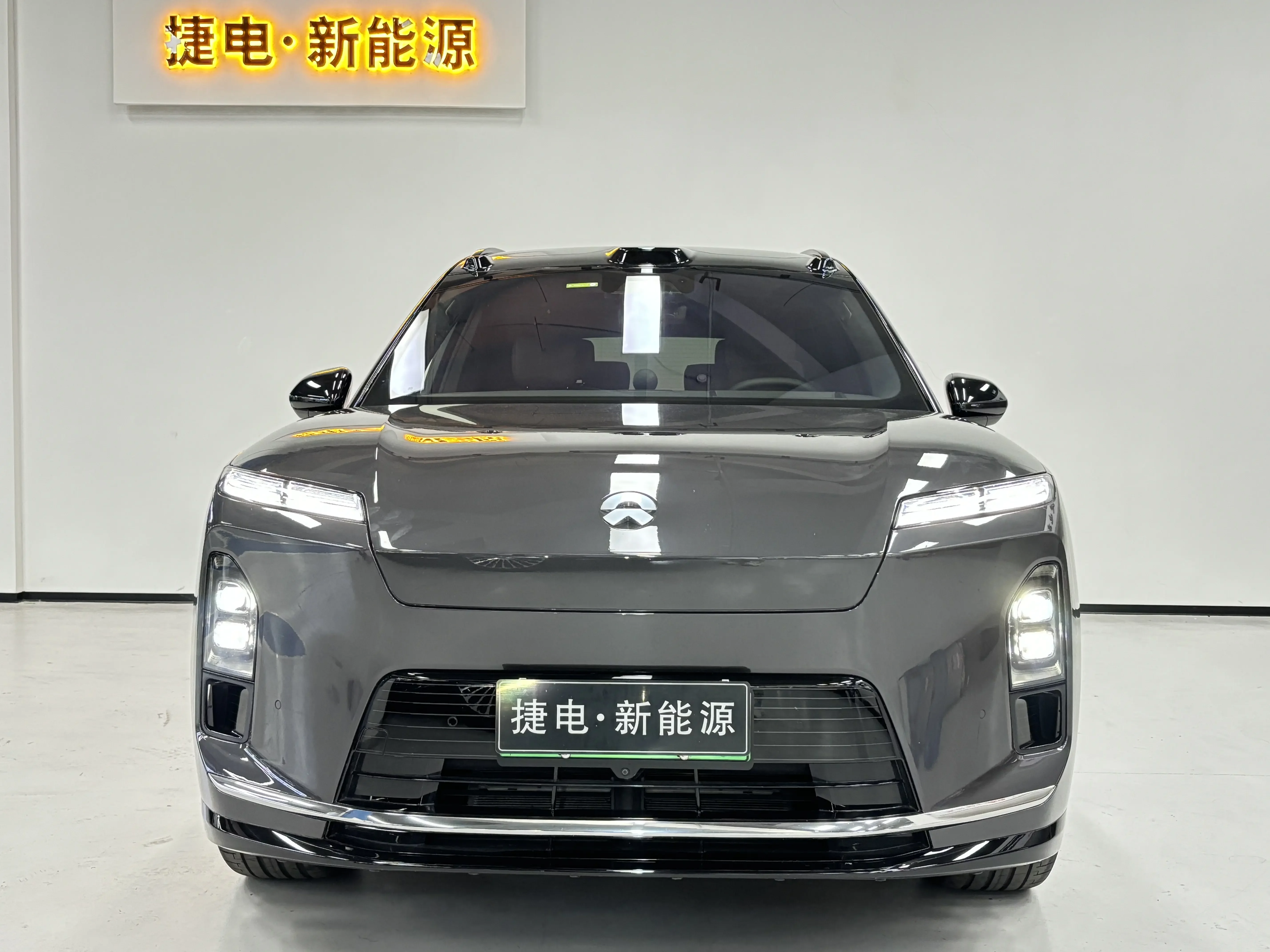 NIO ES8
