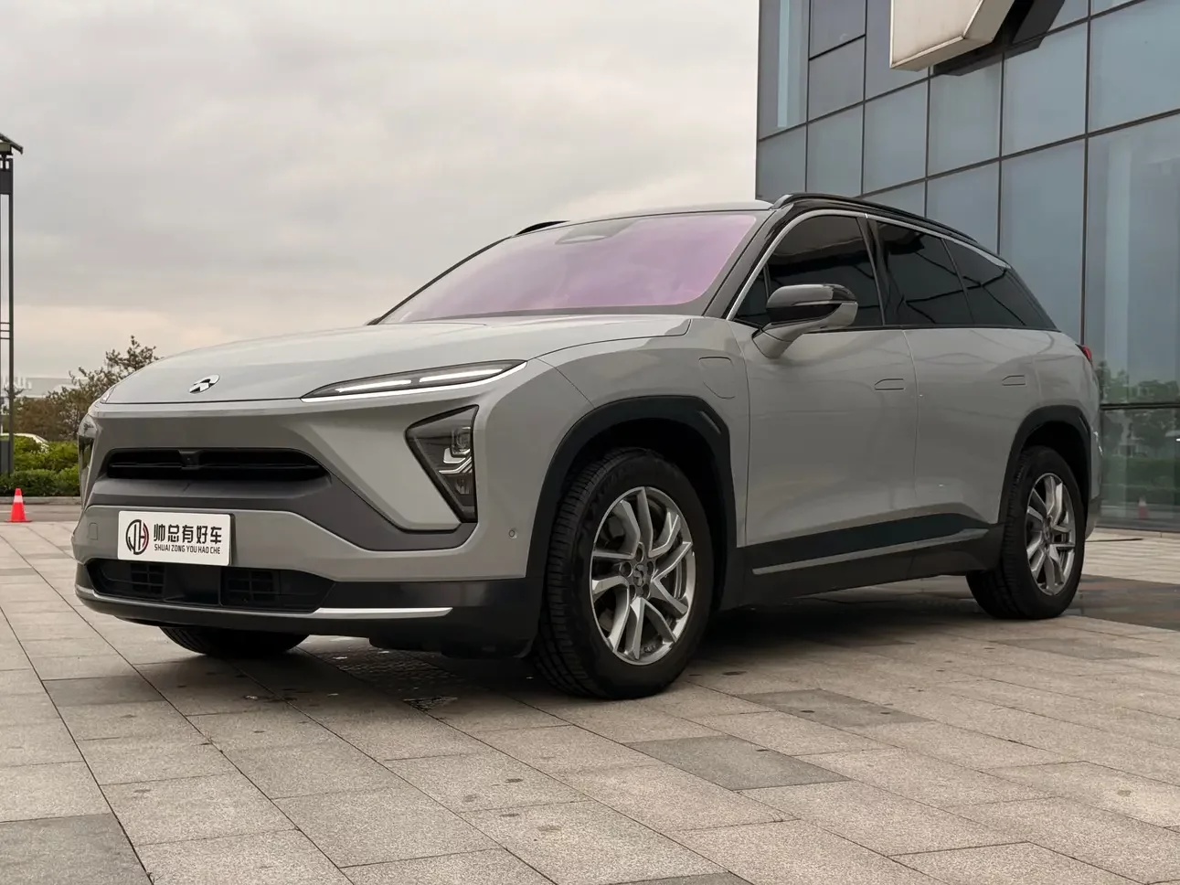 NIO ES6