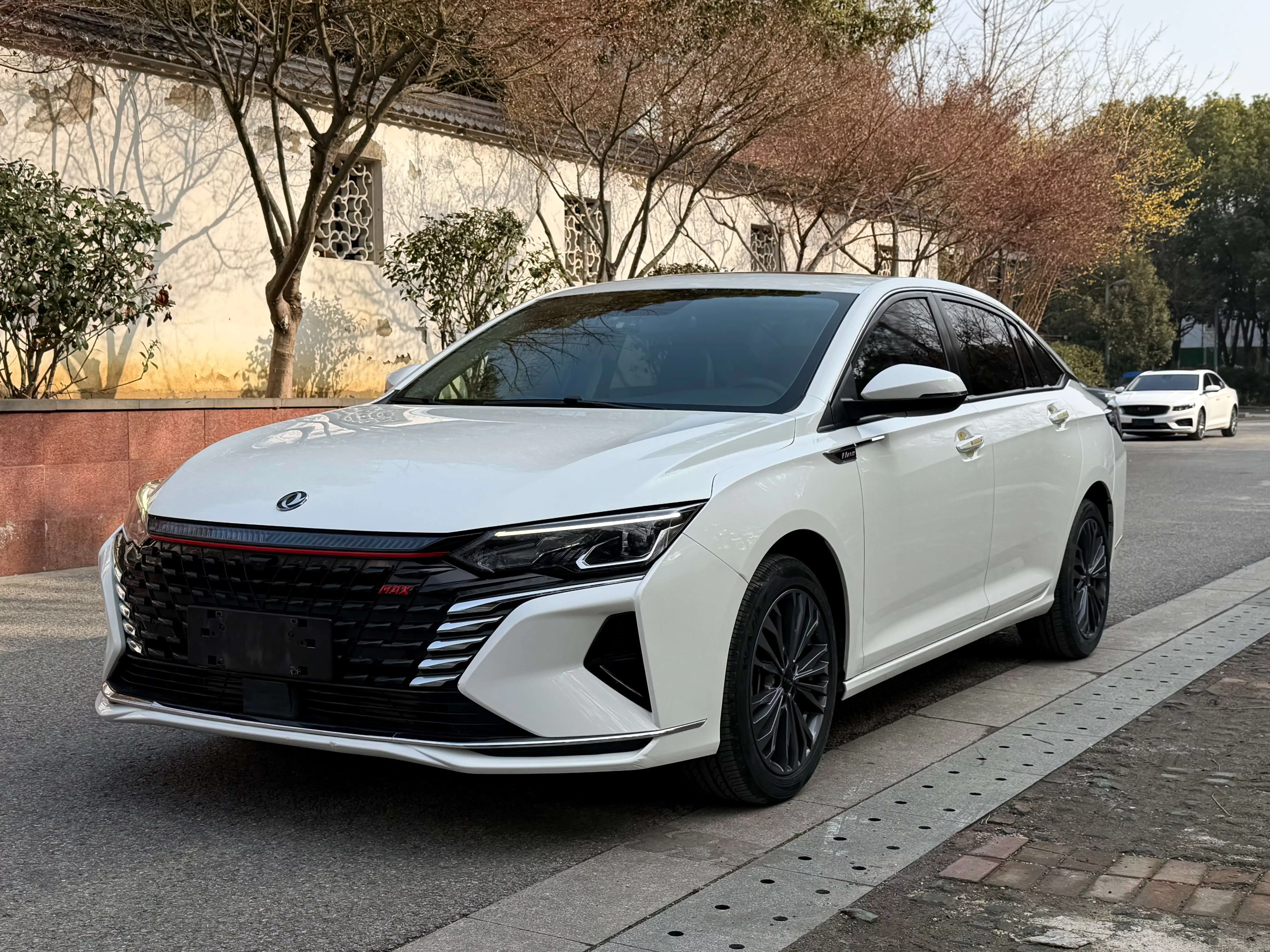Dongfeng Yixuan MAX