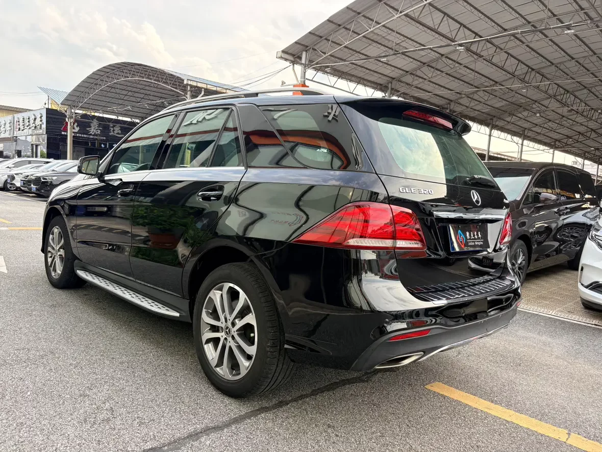 Mercedes-Benz GLE (Imported)