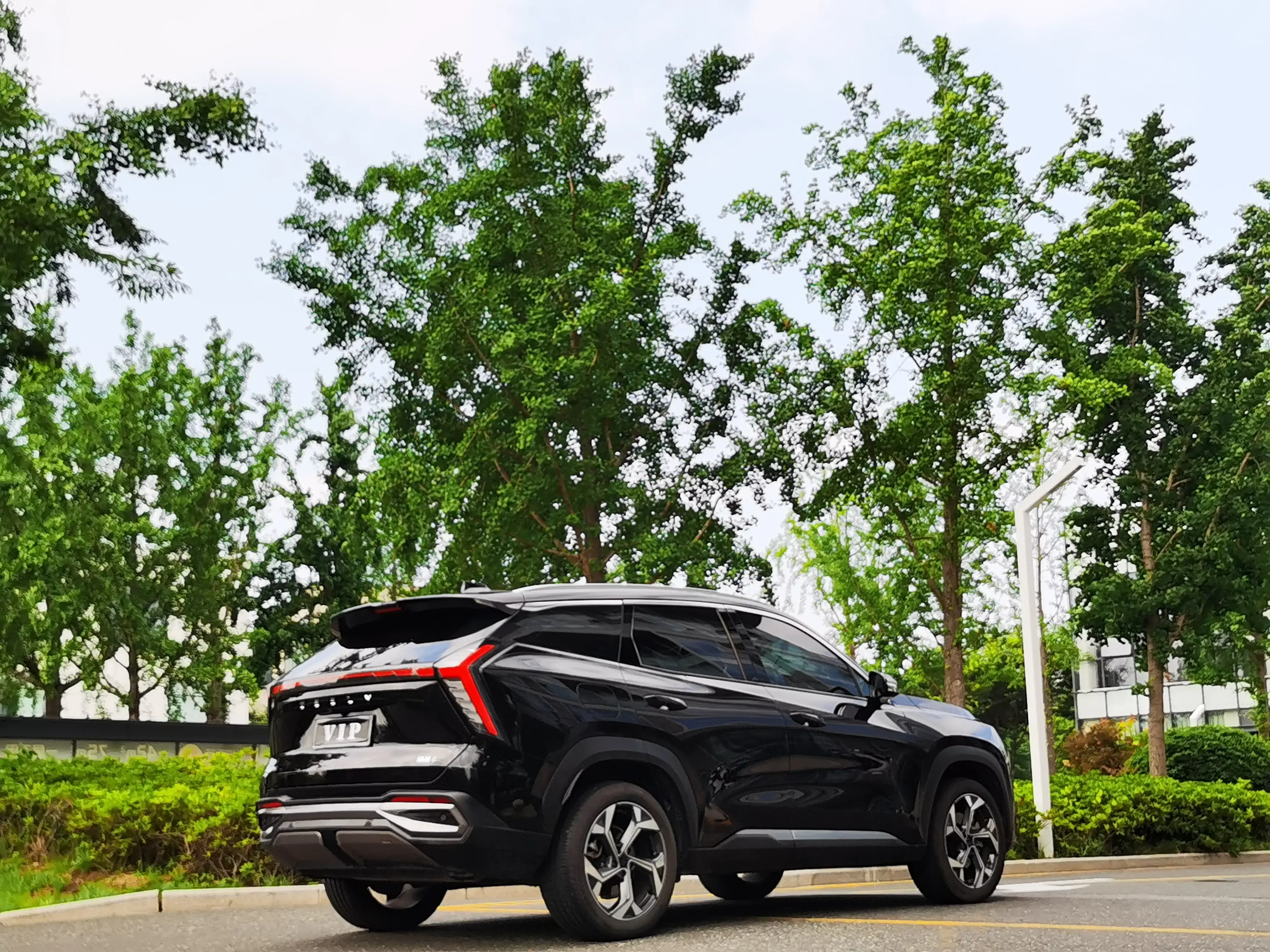 Geely Atlas L