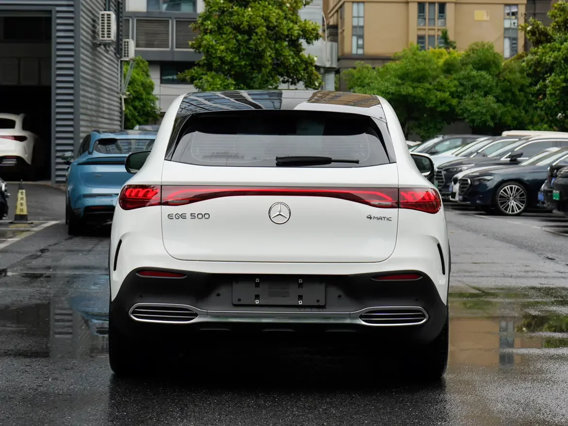 Mercedes-Benz EQE SUV