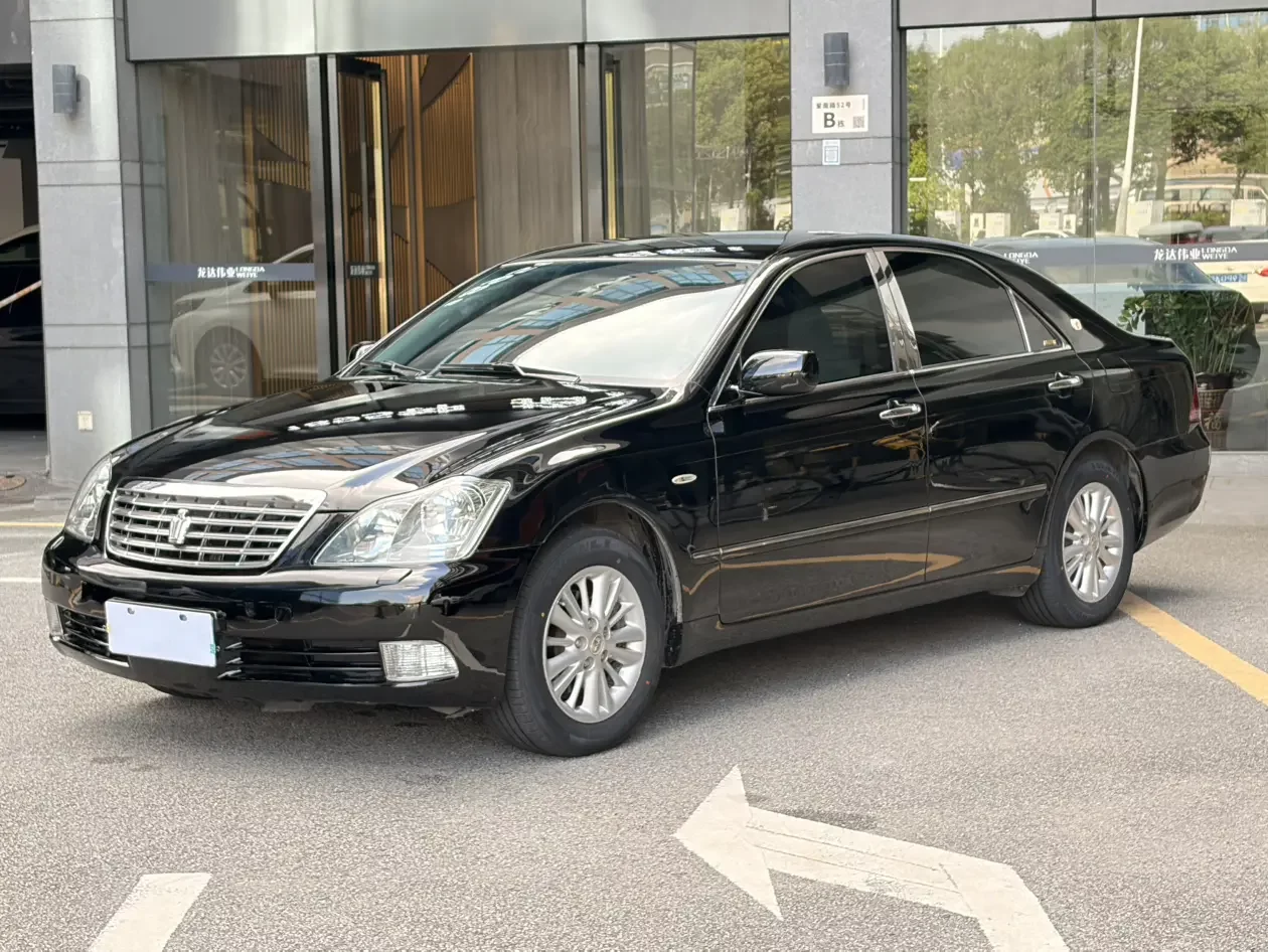 Toyota crown