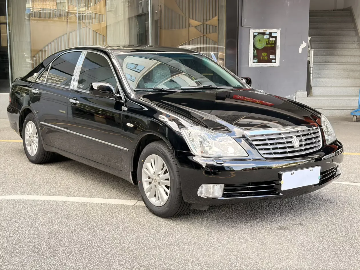 Toyota crown