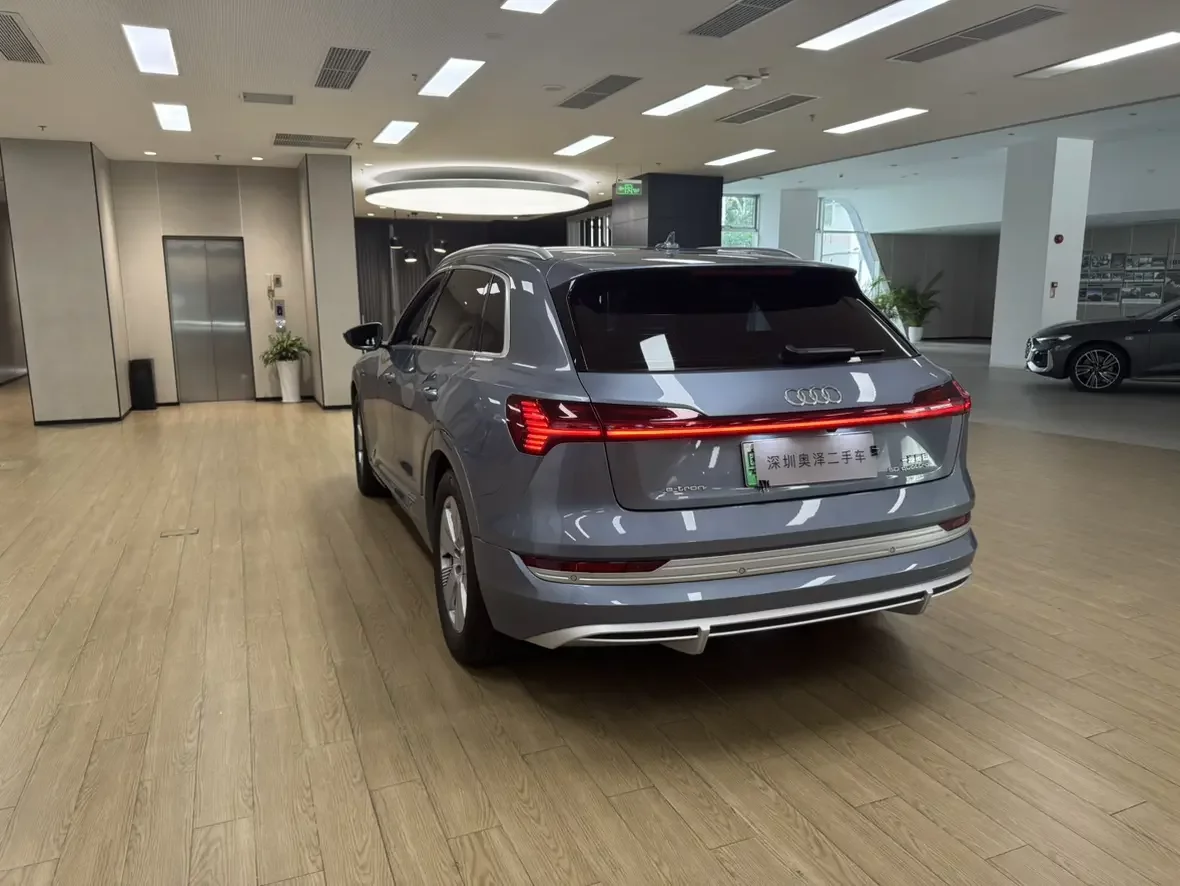 Audi e-tron