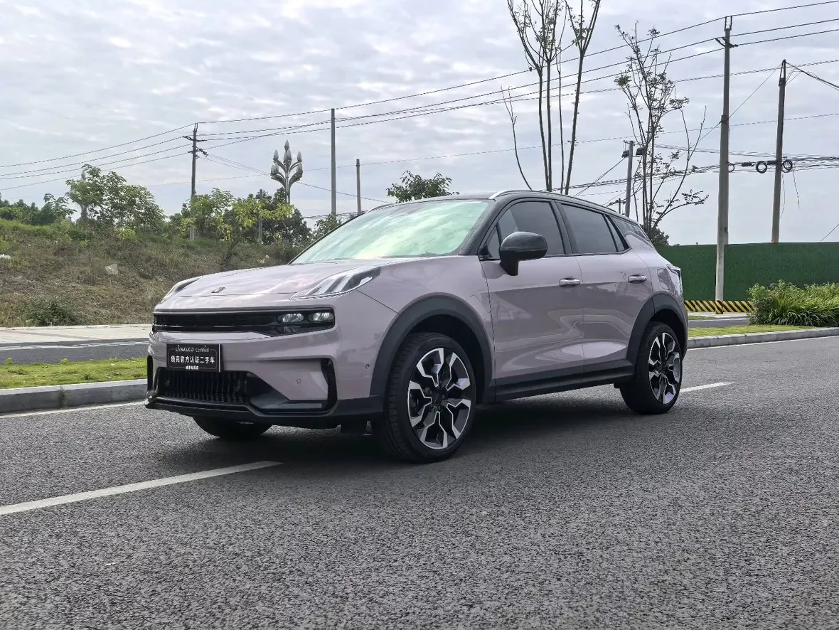 Lynk & Co 06