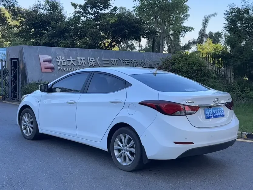 Hyundai Elantra