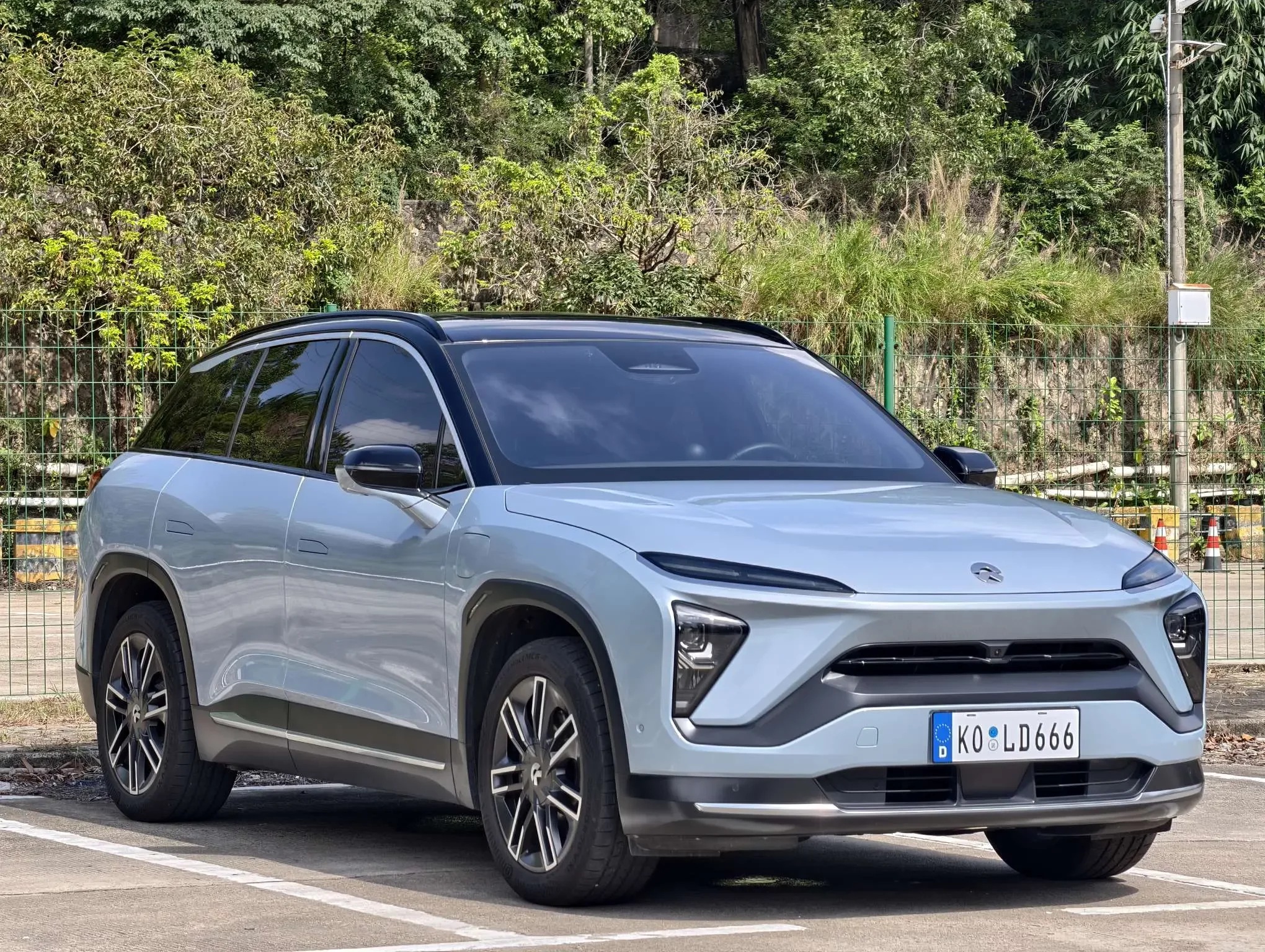 NIO ES6