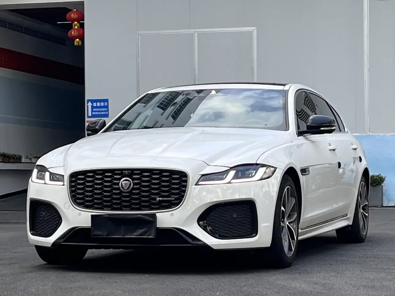Jaguar XFL  из Китая