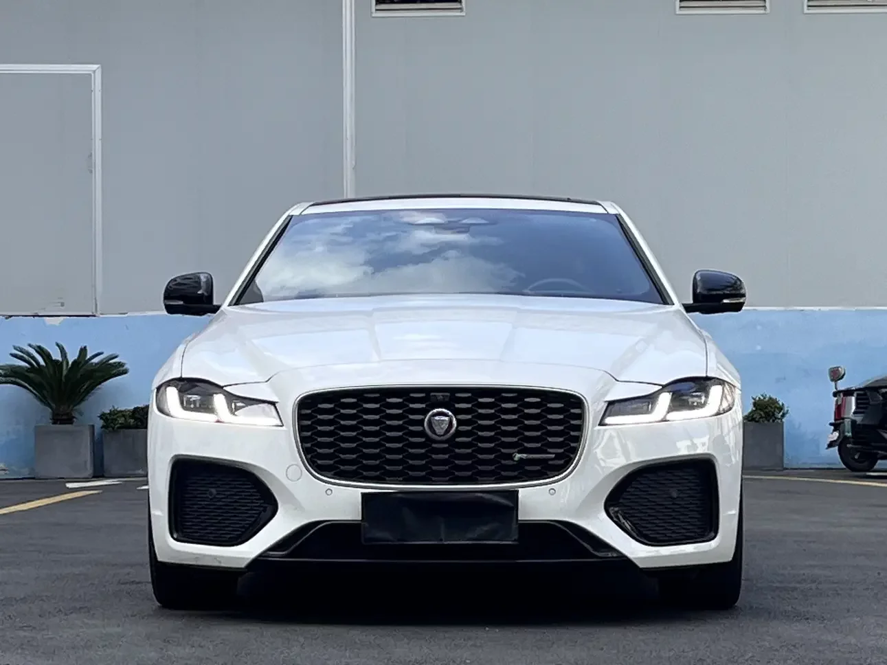 Jaguar XFL  из Китая