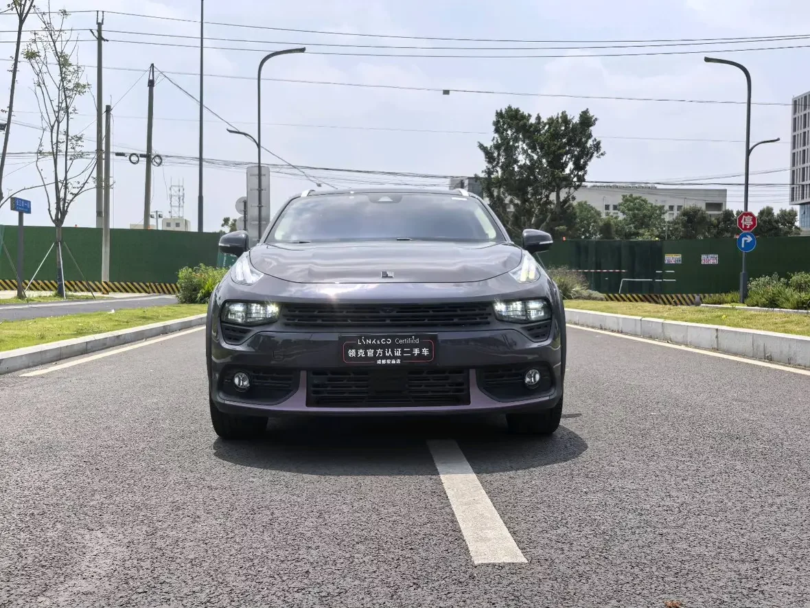 Lynk & Co 02