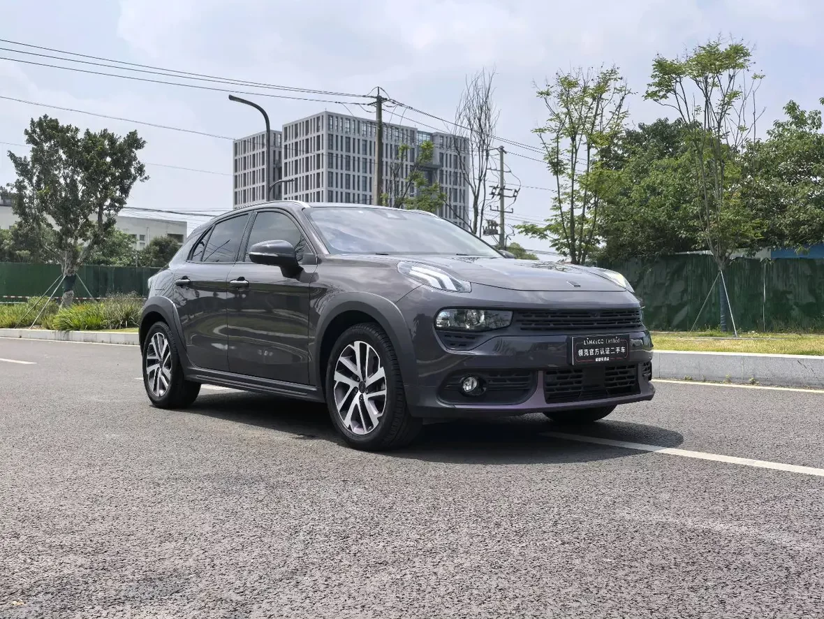 Lynk & Co 02