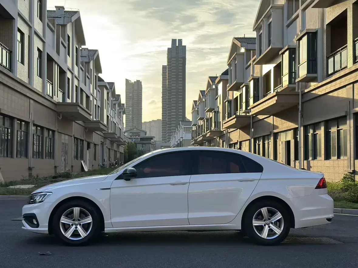Volkswagen Lamando