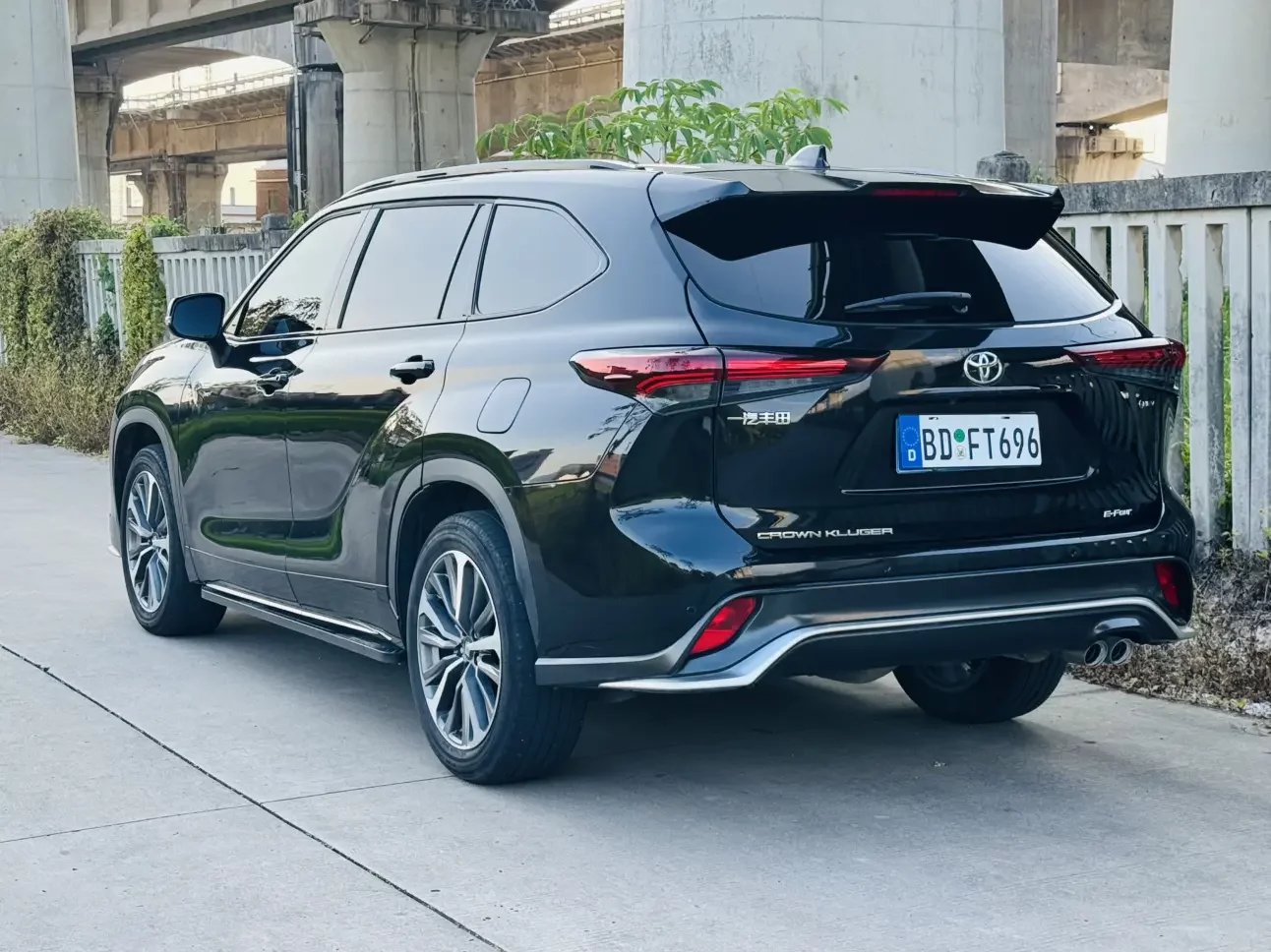 Toyota Crown Kluger