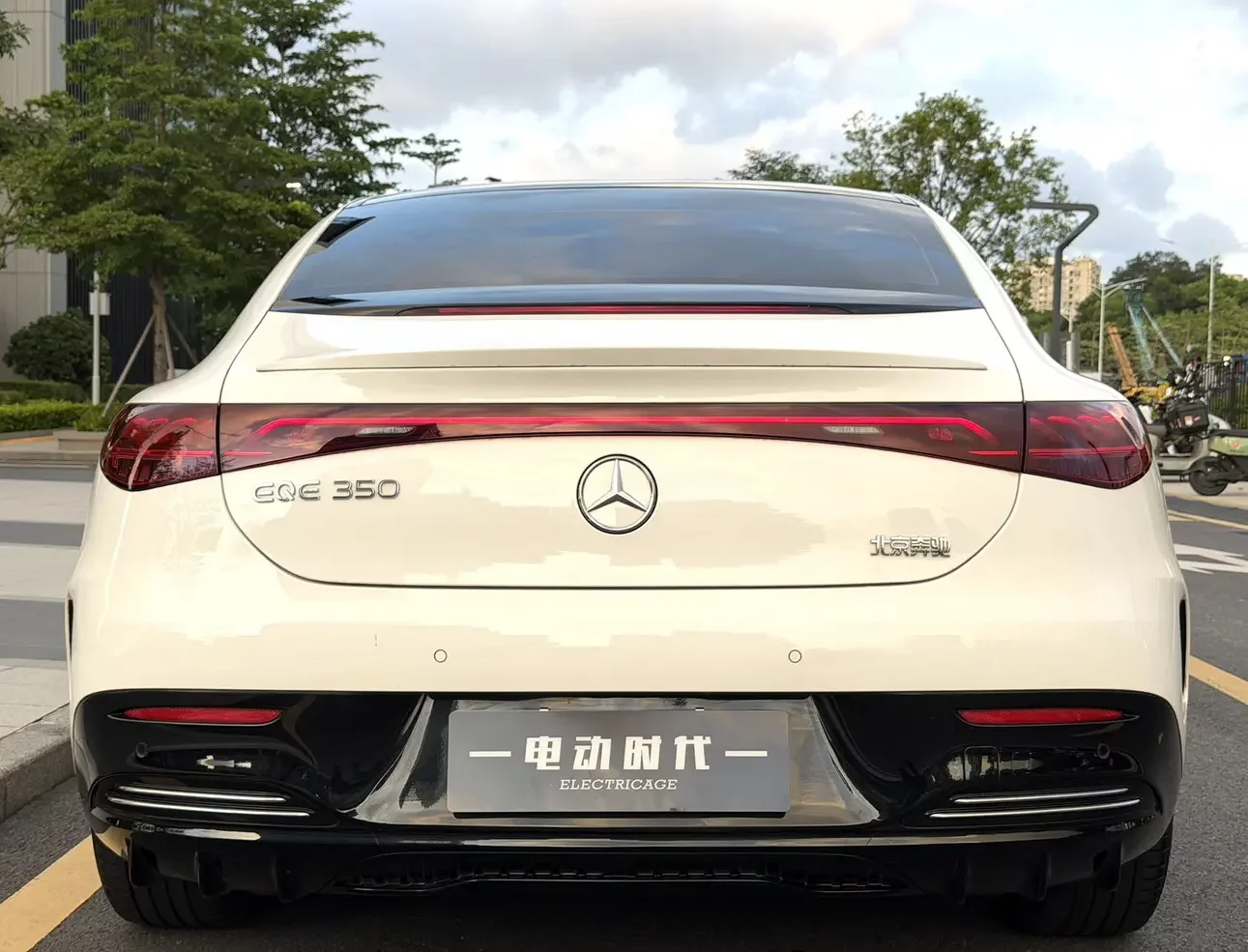 Mercedes-Benz EQE
