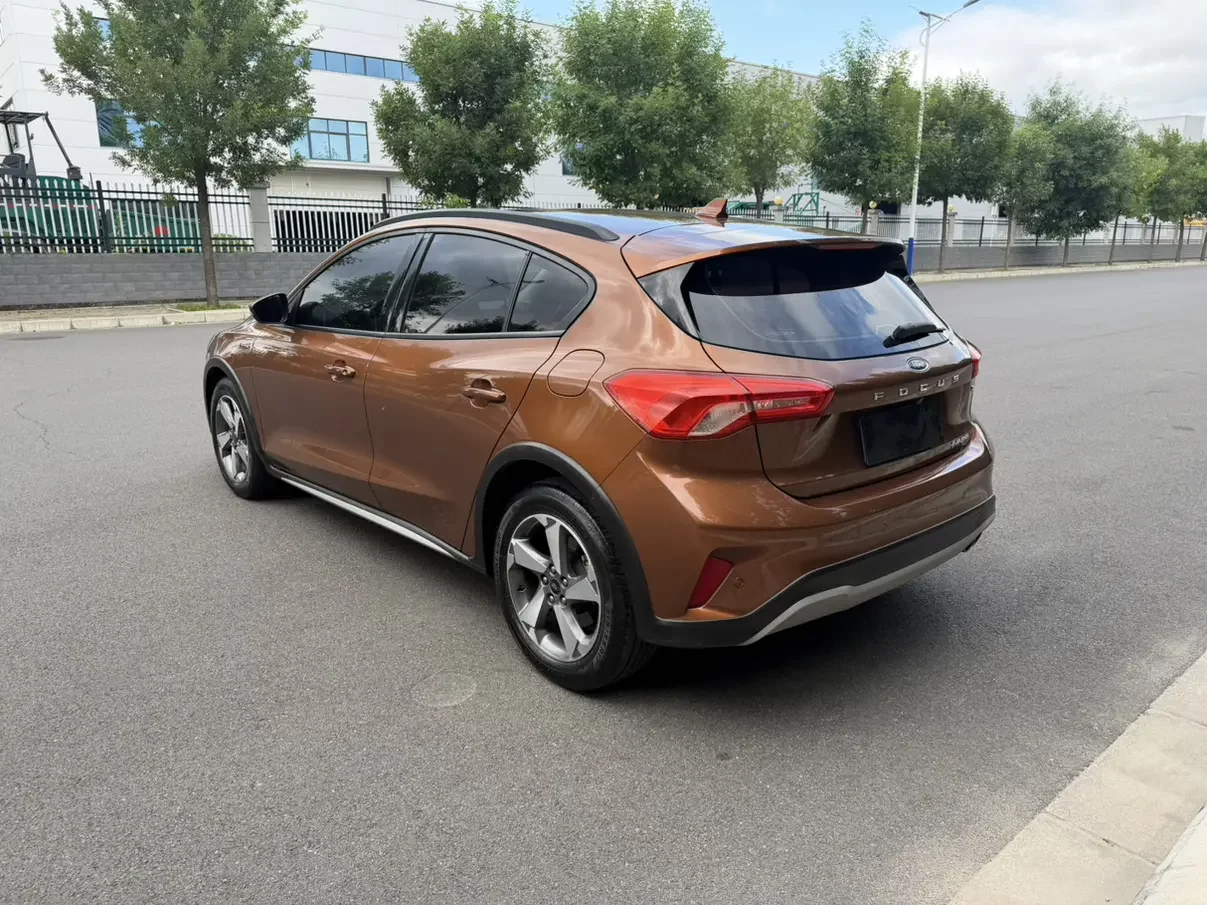 Ford Fox Active