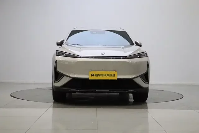 Dongfeng Fengshen L7 PHEV