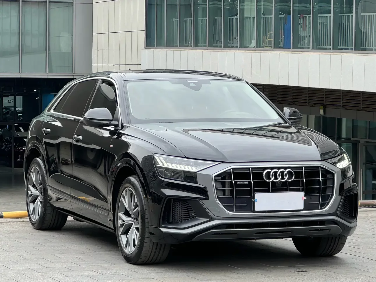 Audi Q8
