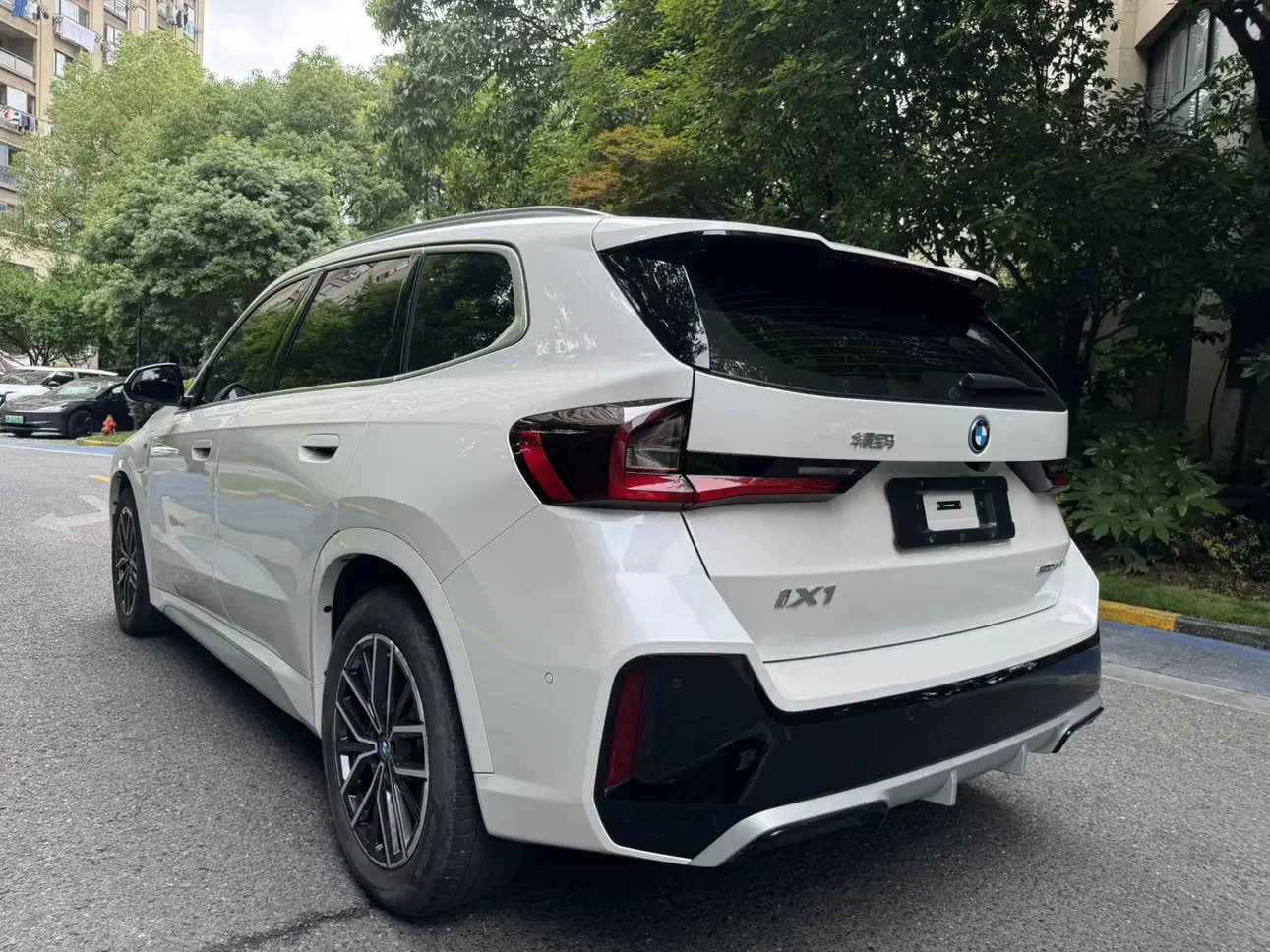 BMW iX1