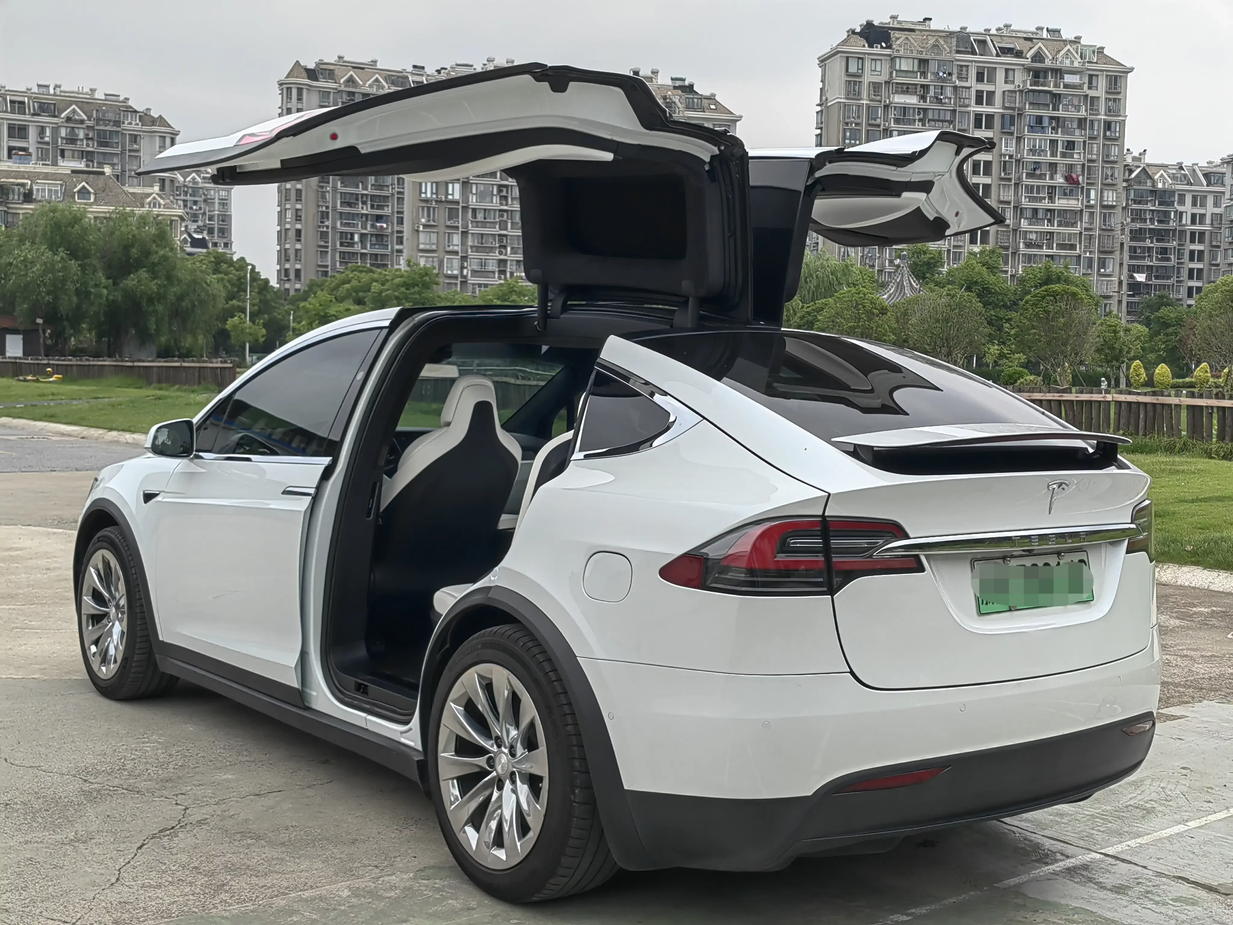 Tesla Model X