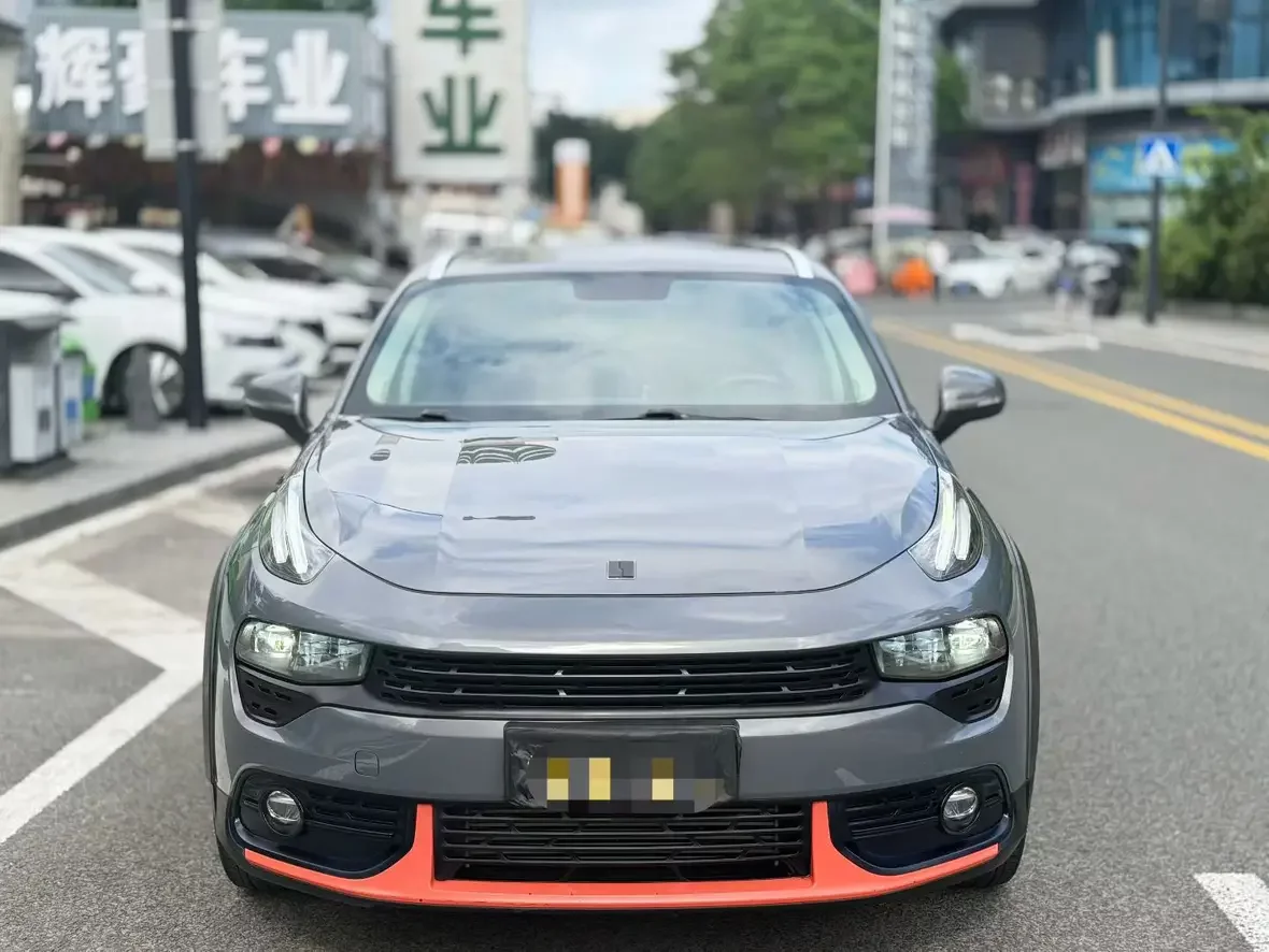 Lynk & Co 02