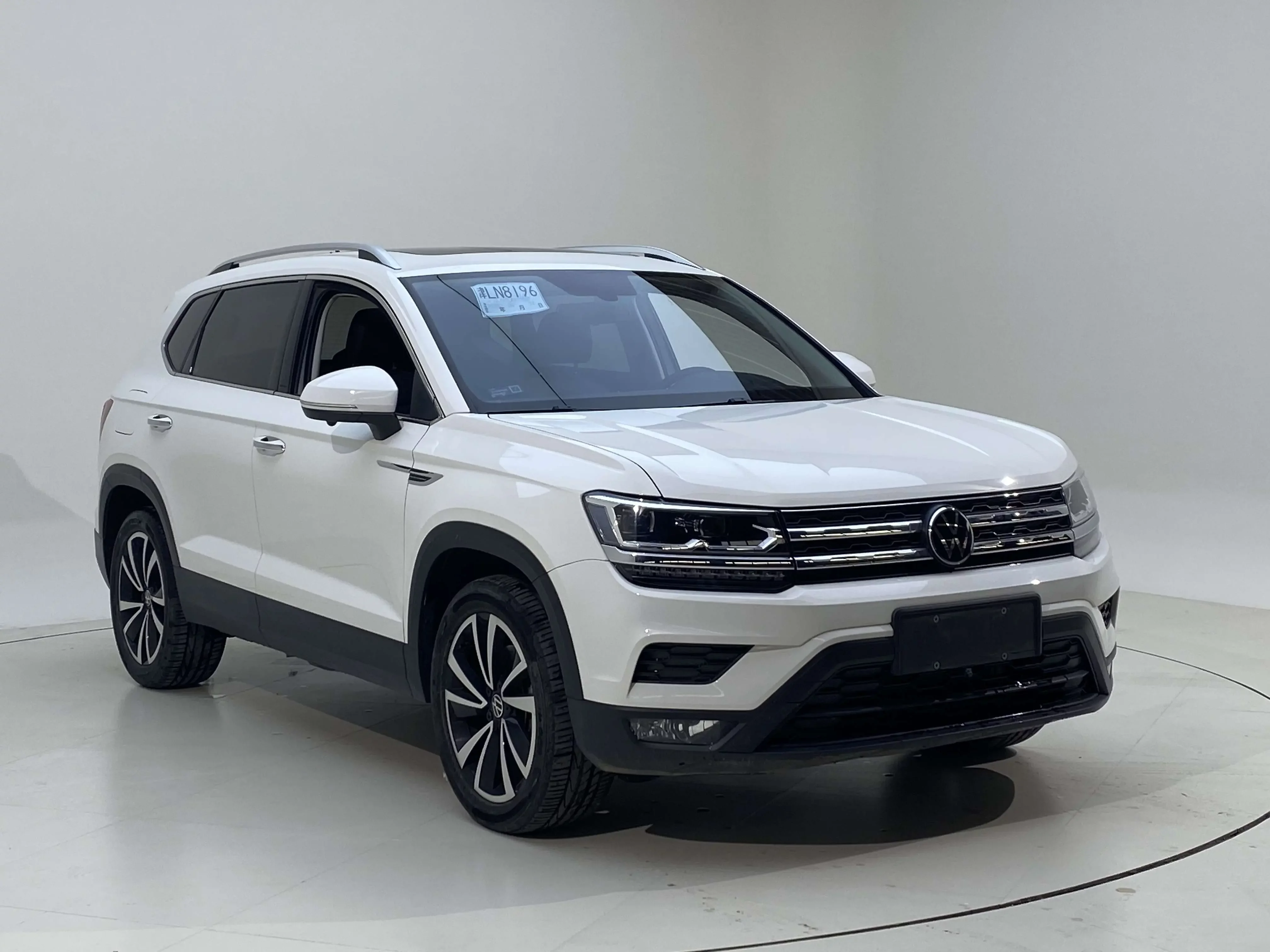 Volkswagen Tharu