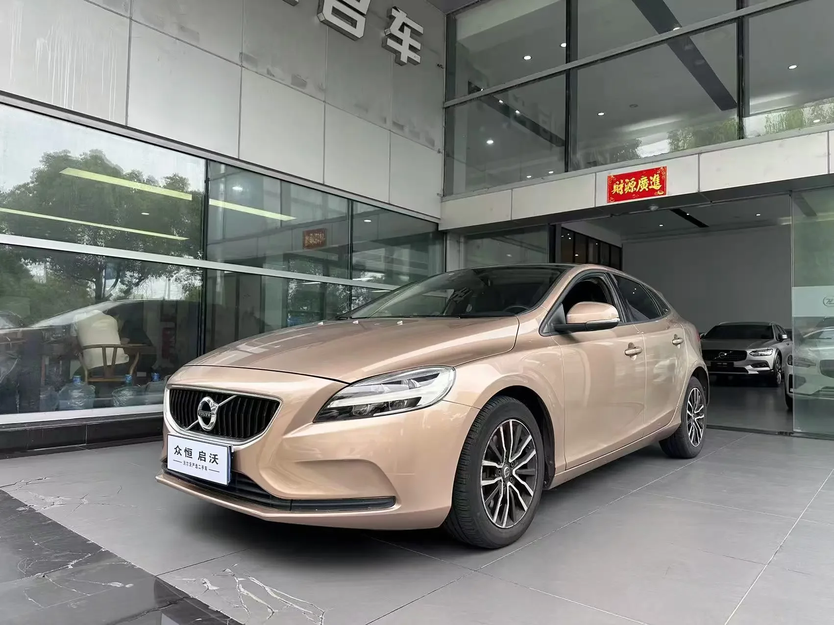 Volvo V40