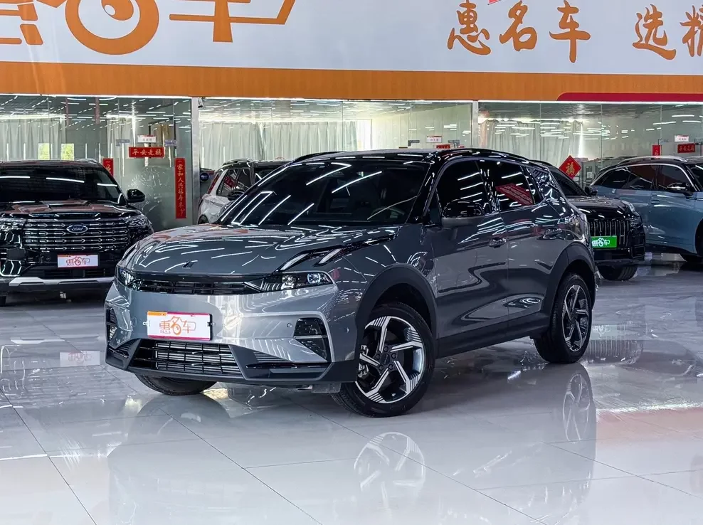 Lynk & Co 06
