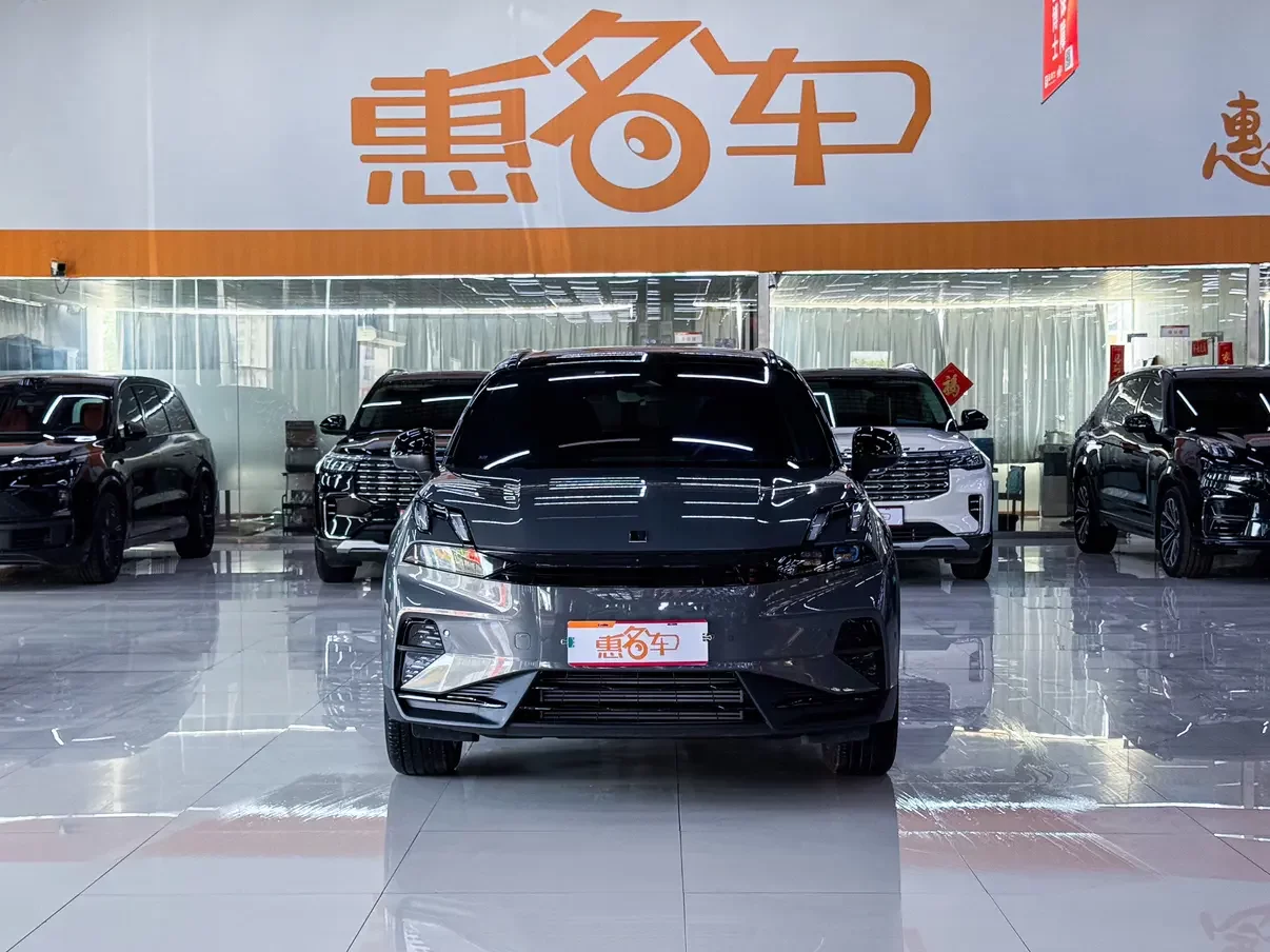 Lynk & Co 06