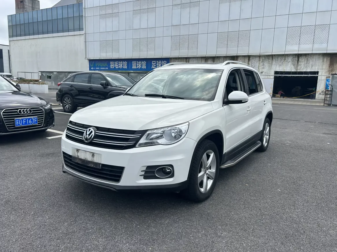 Volkswagen Tiguan (Tharu)