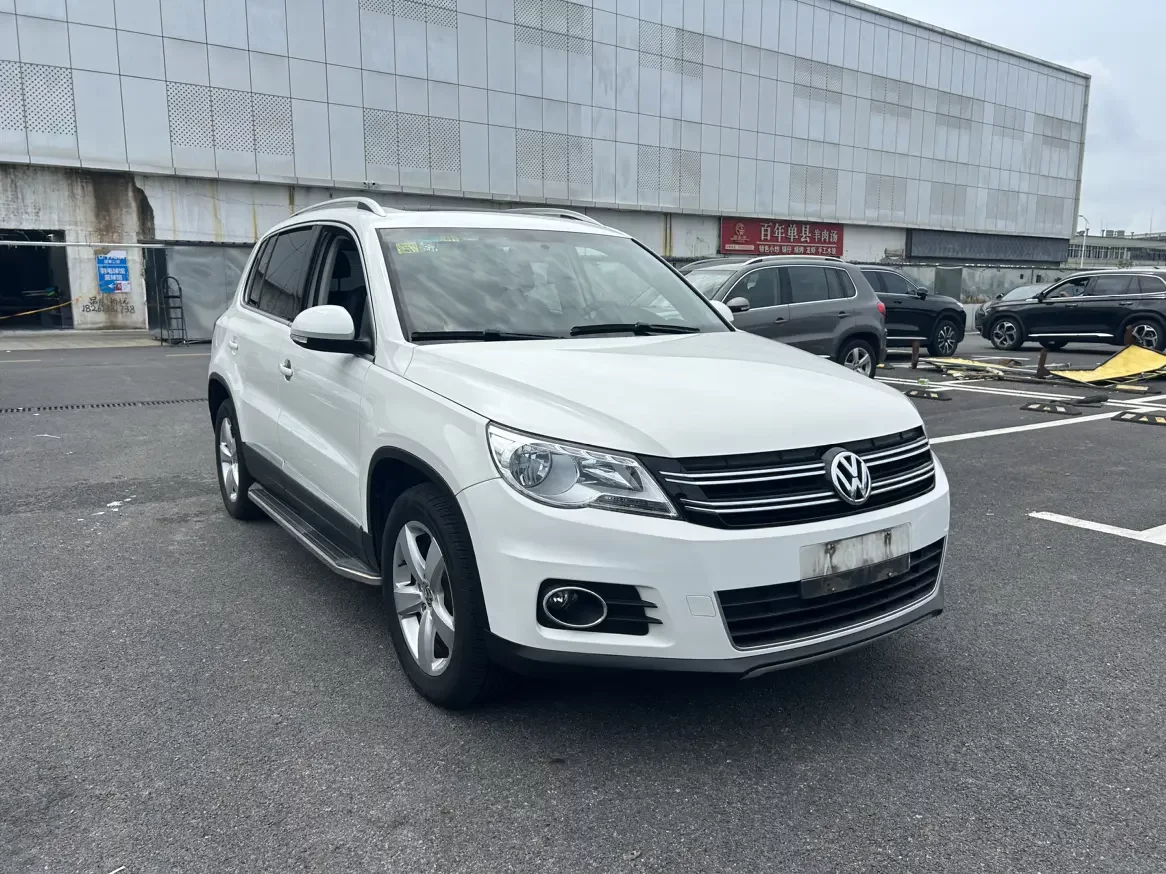 Volkswagen Tiguan (Tharu)