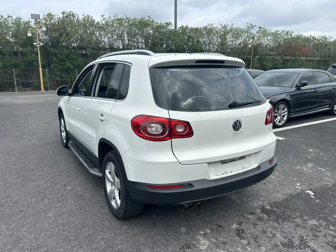 Volkswagen Tiguan (Tharu)