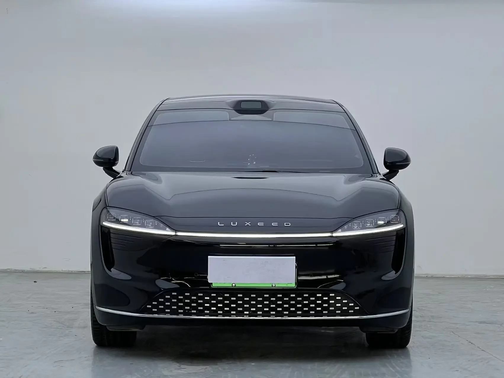 Luxeed Zhijie R7